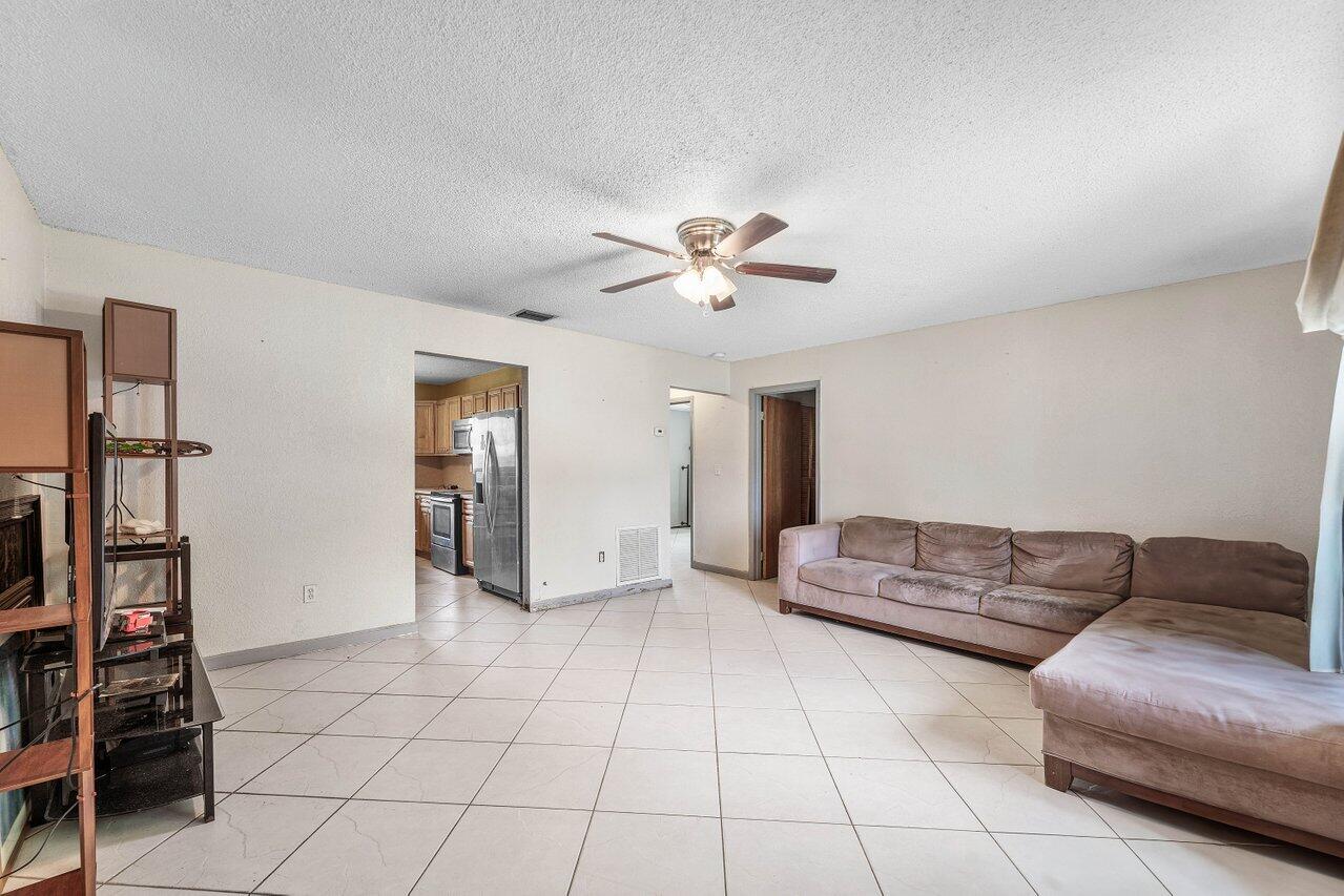 2011 SW 99TH Terrace