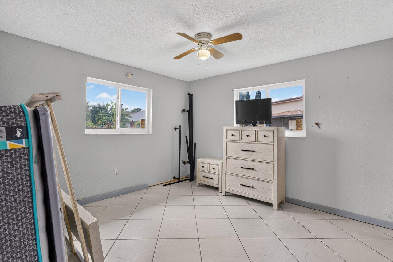 2011 SW 99TH Terrace