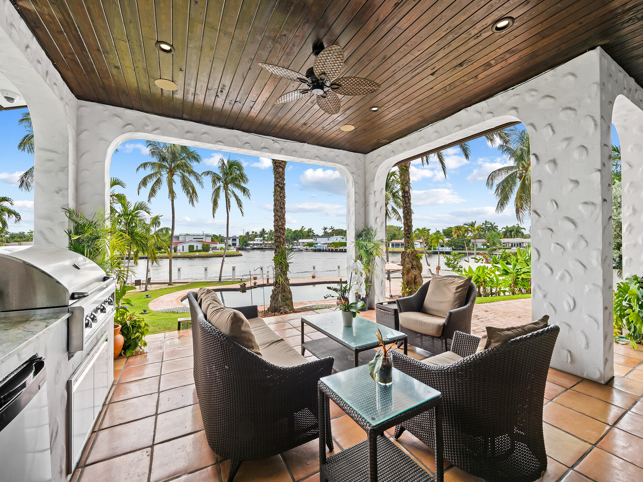 2101 MIDDLE RIVER Drive
