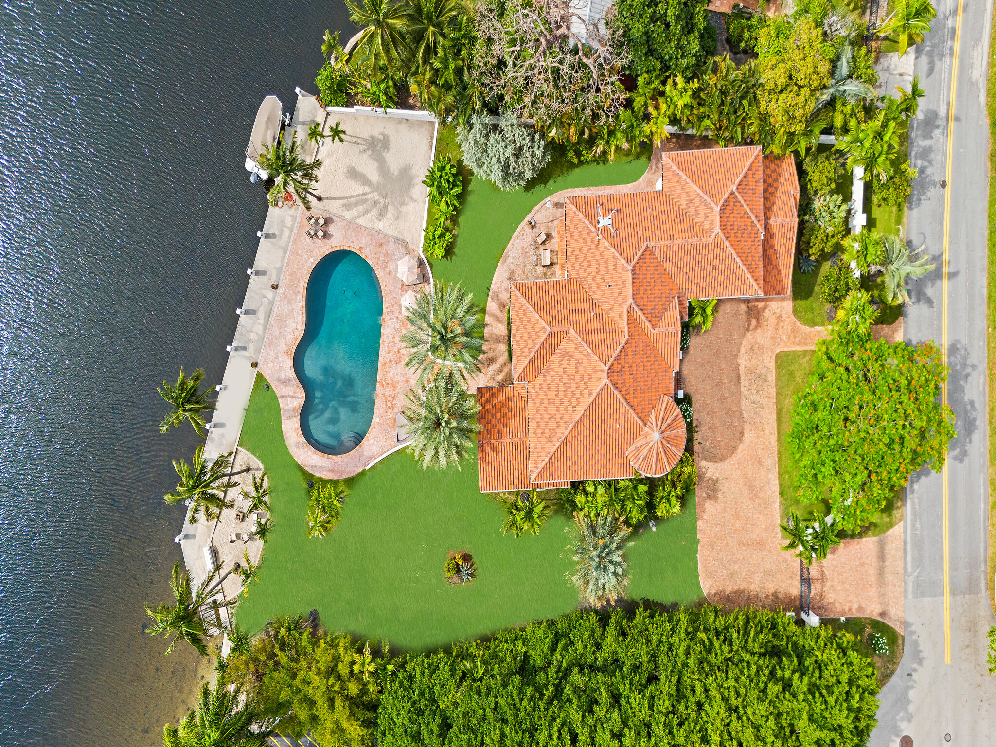 2101 MIDDLE RIVER Drive