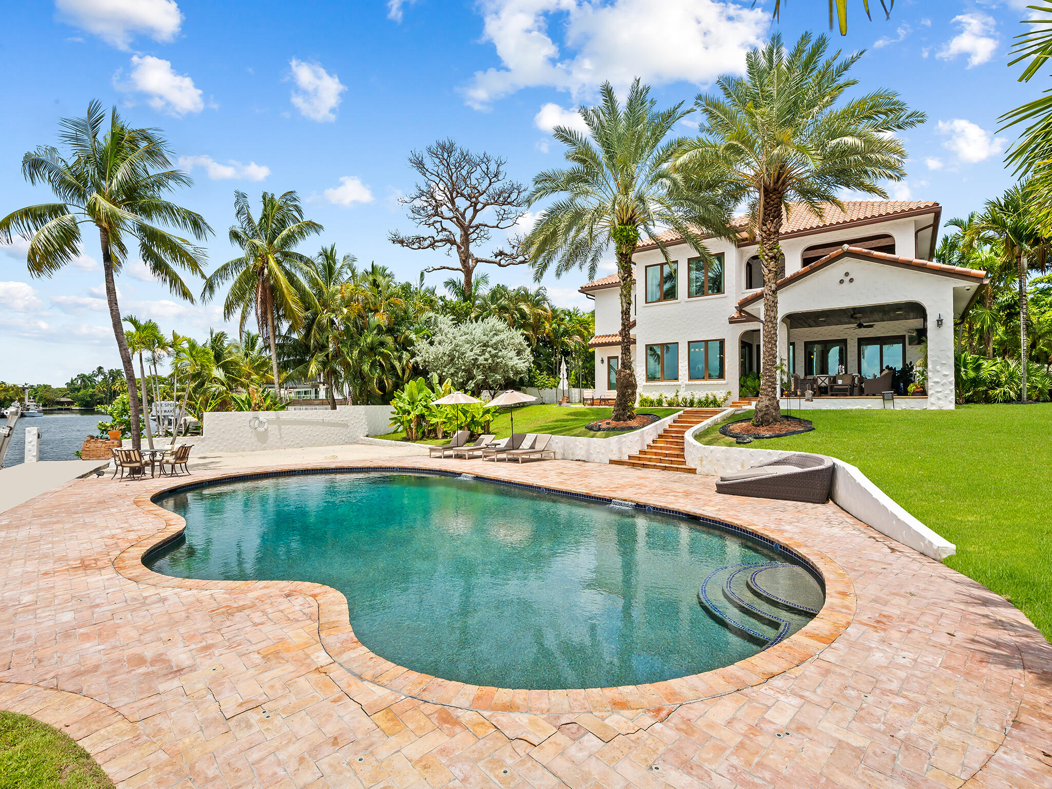 2101 MIDDLE RIVER Drive