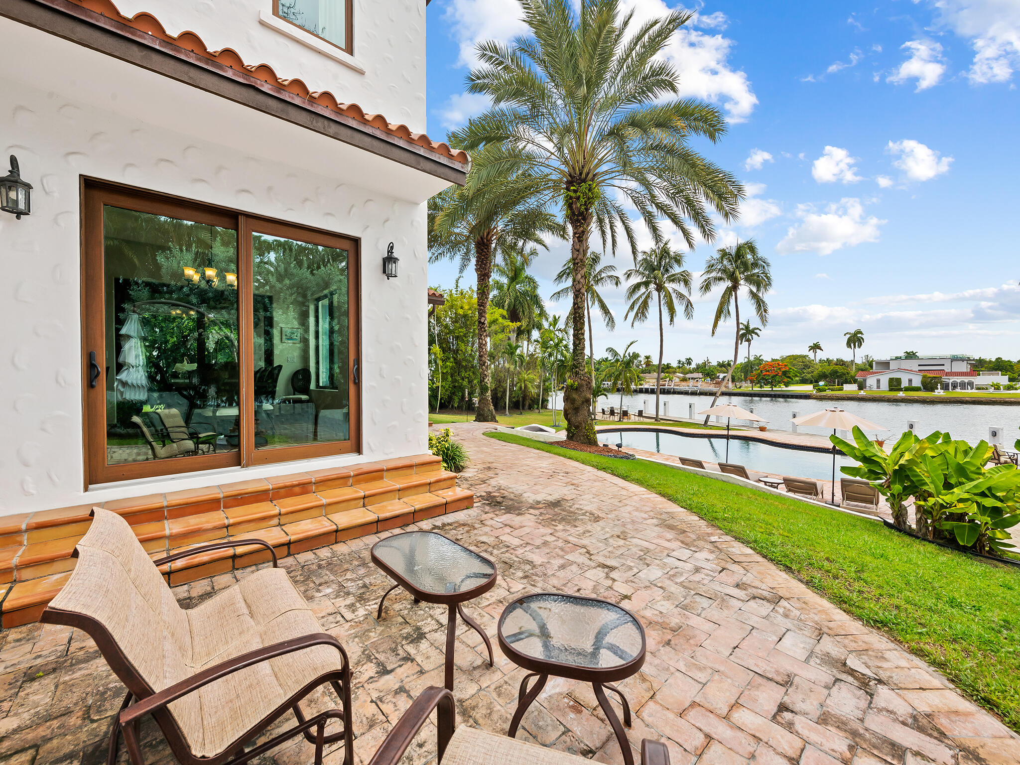 2101 MIDDLE RIVER Drive