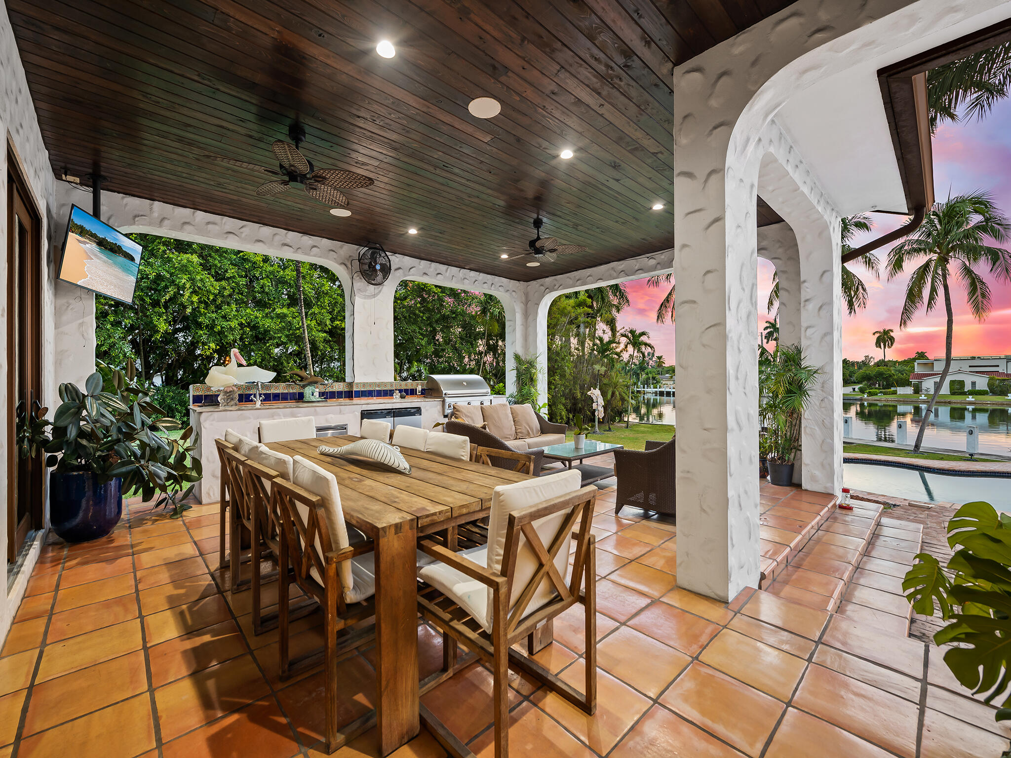 2101 MIDDLE RIVER Drive