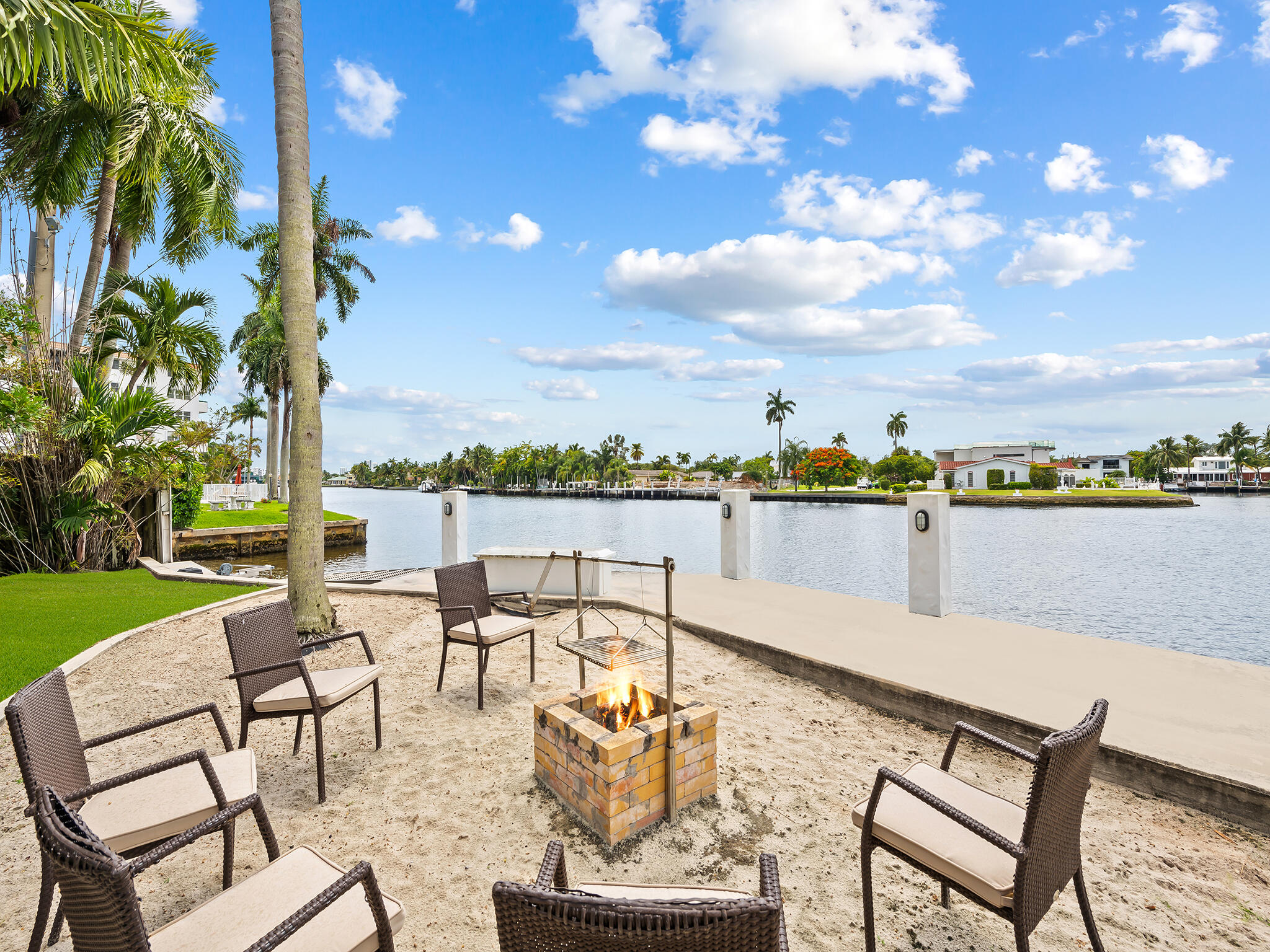 2101 MIDDLE RIVER Drive