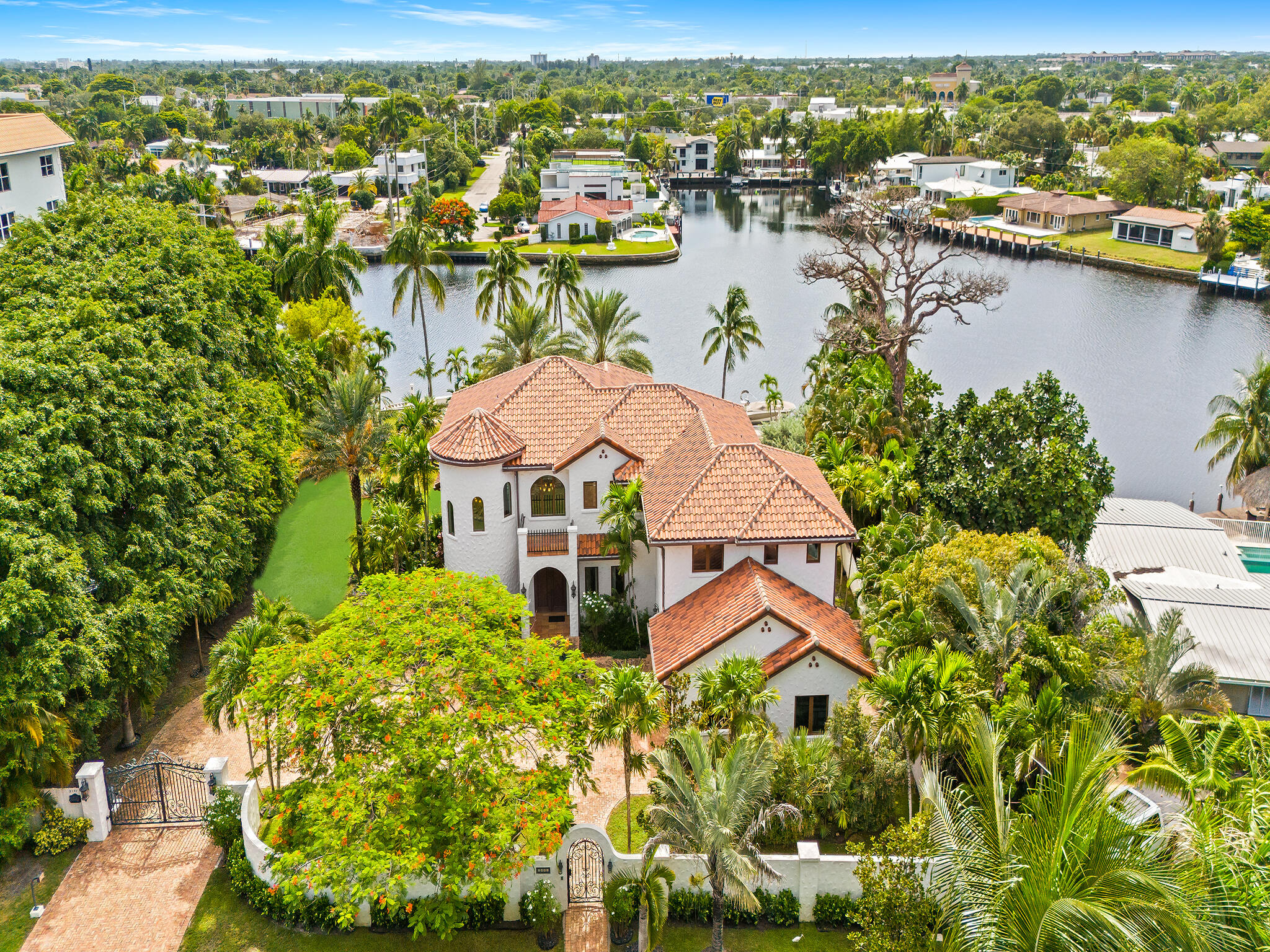 2101 MIDDLE RIVER Drive
