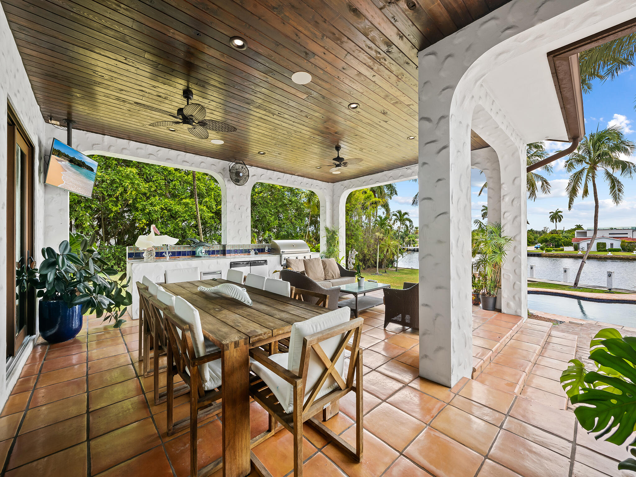 2101 MIDDLE RIVER Drive