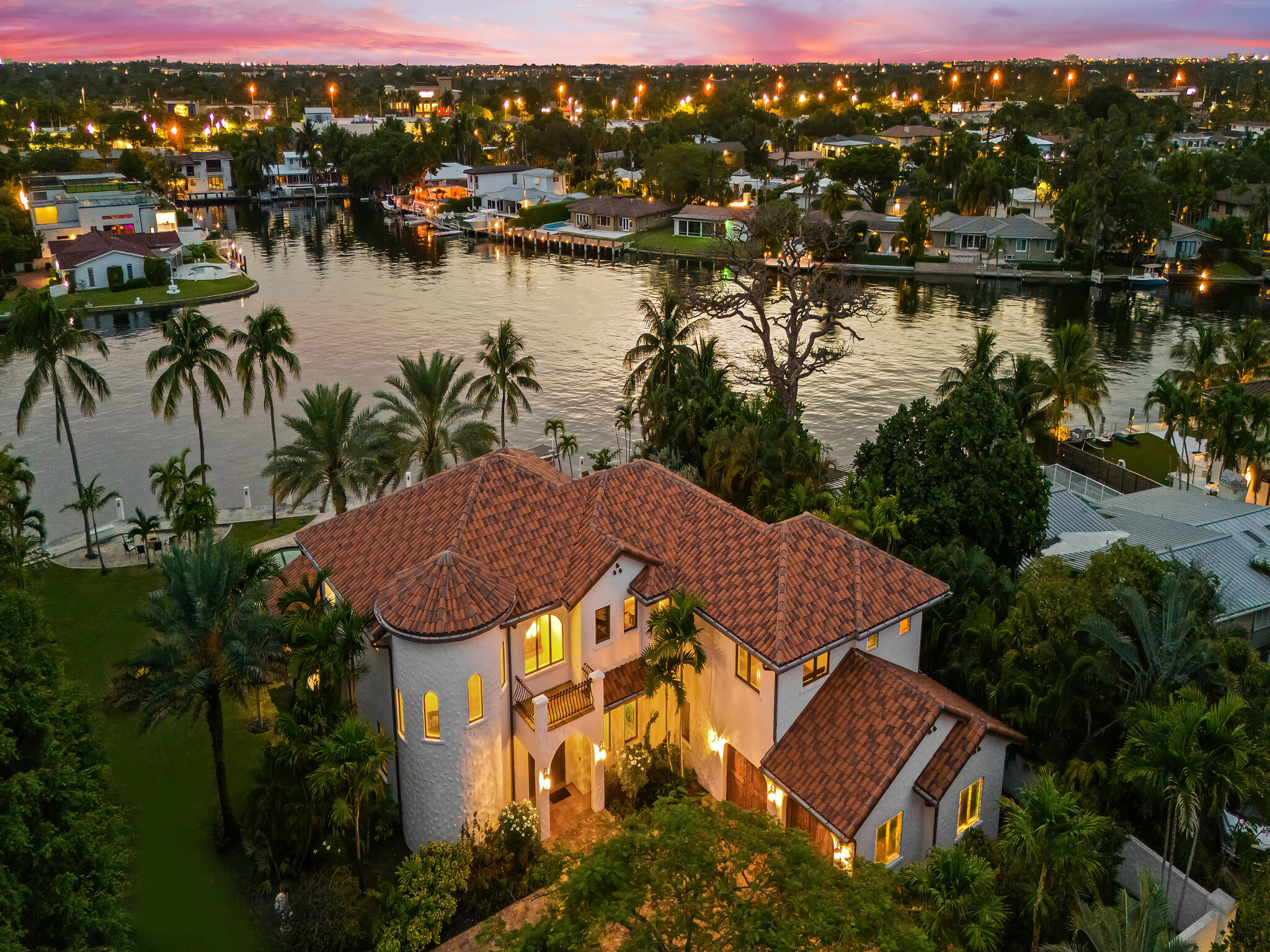 2101 MIDDLE RIVER Drive
