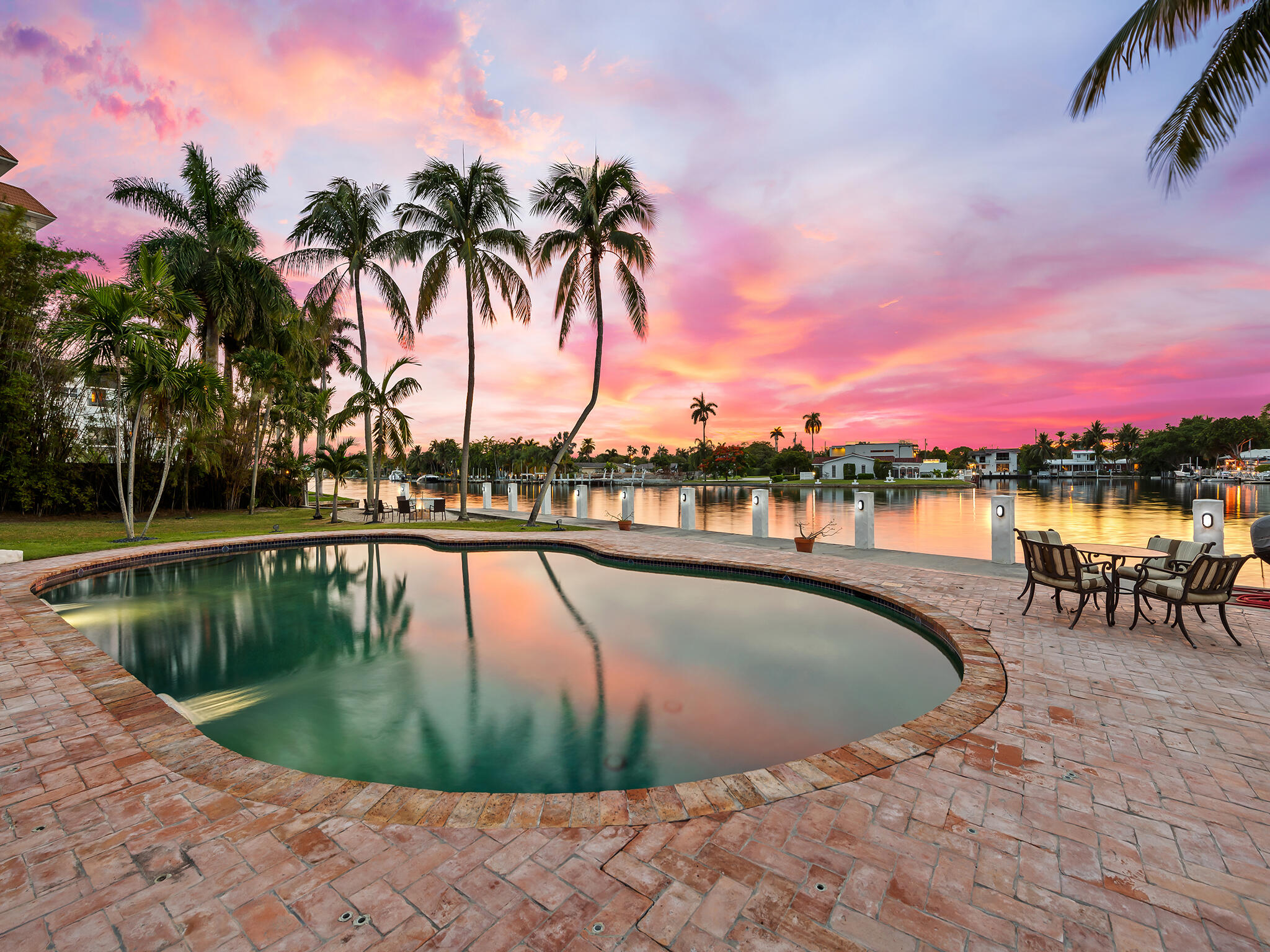 2101 MIDDLE RIVER Drive