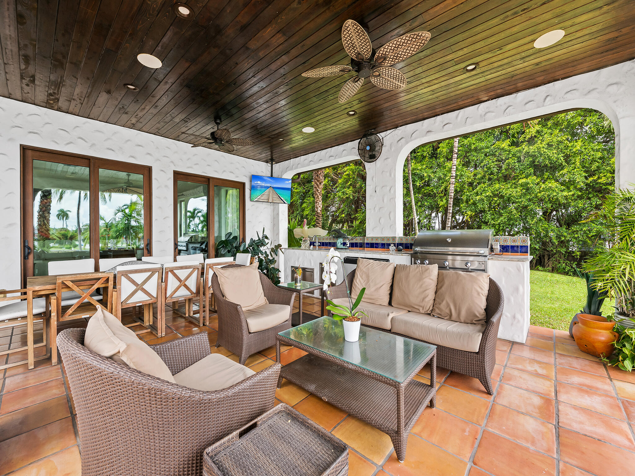 2101 MIDDLE RIVER Drive