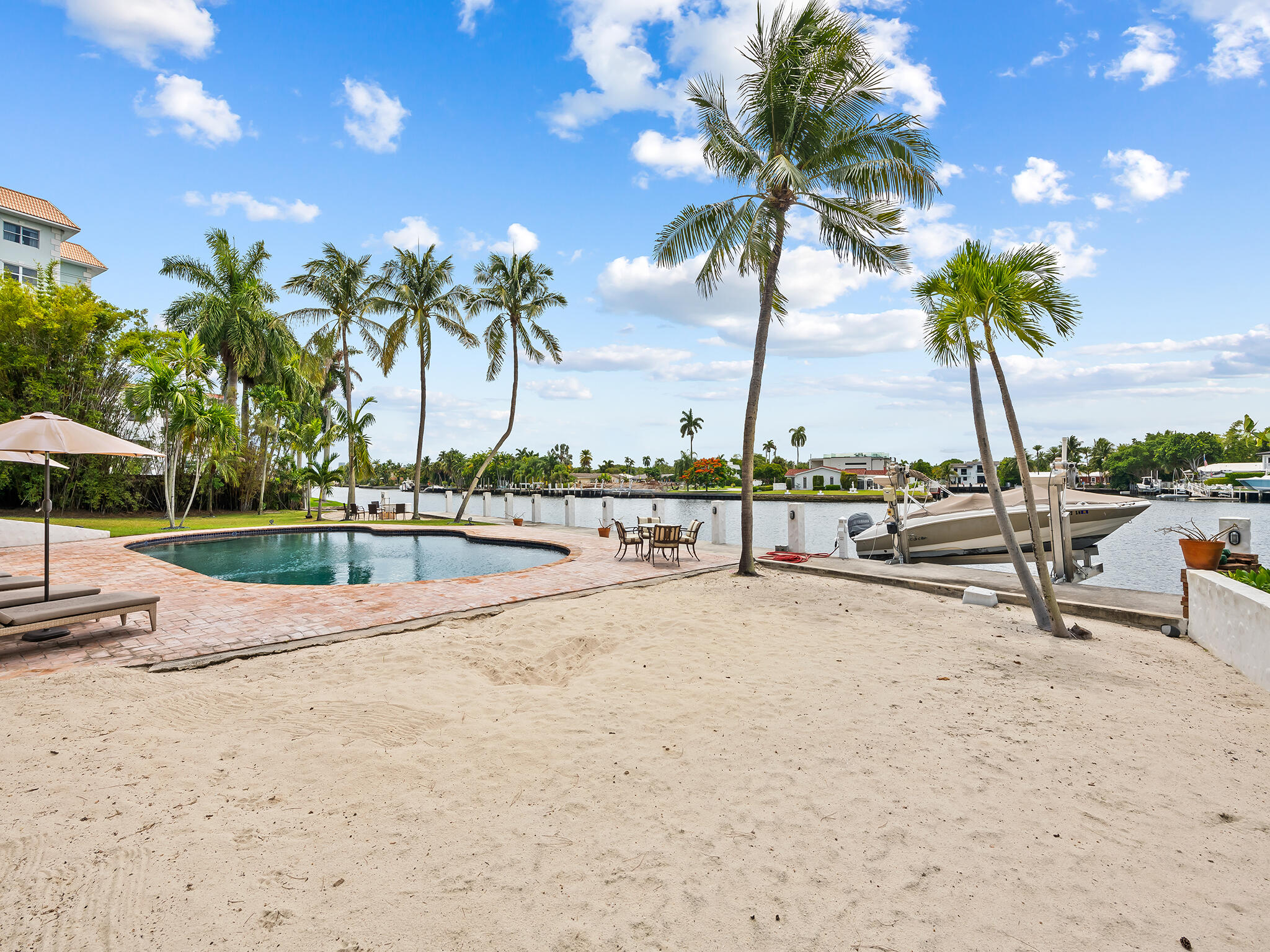 2101 MIDDLE RIVER Drive