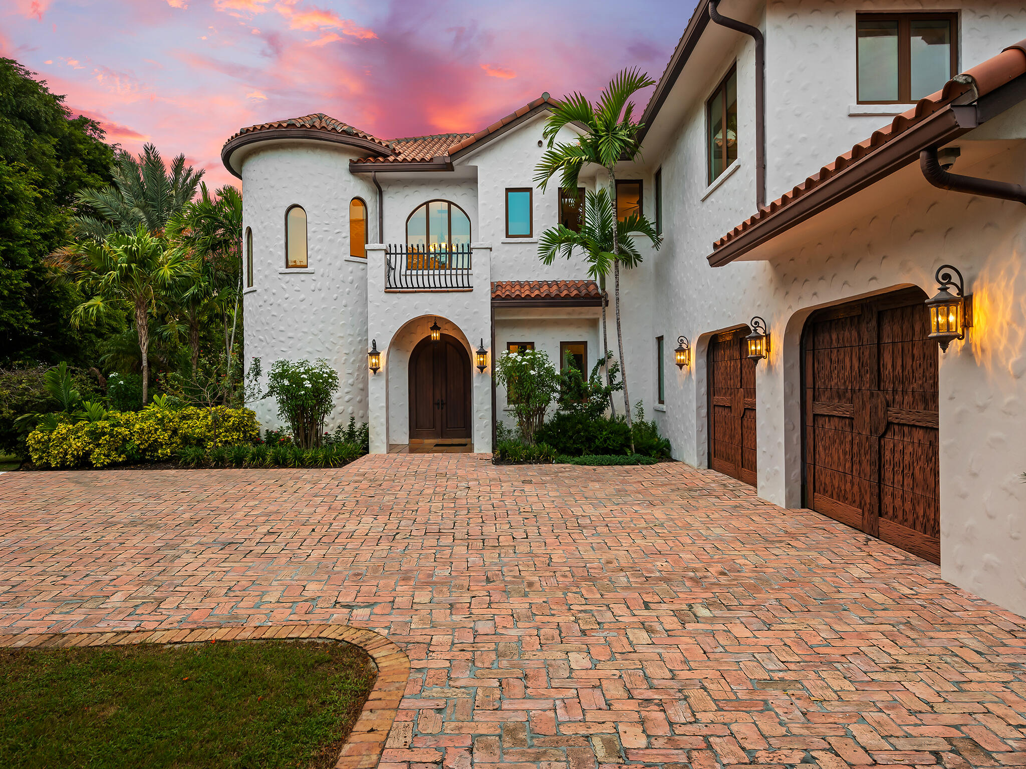 2101 MIDDLE RIVER Drive