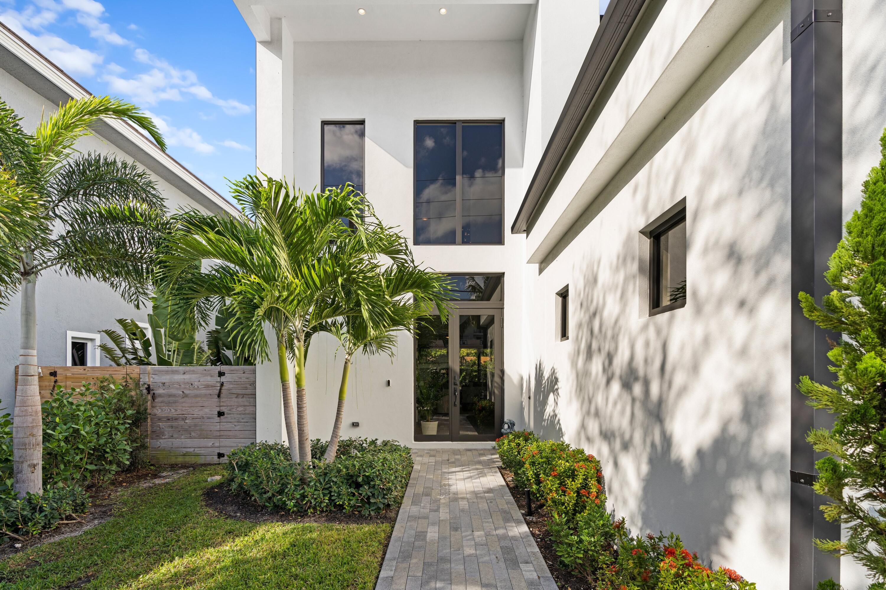 238 SE 4TH Avenue