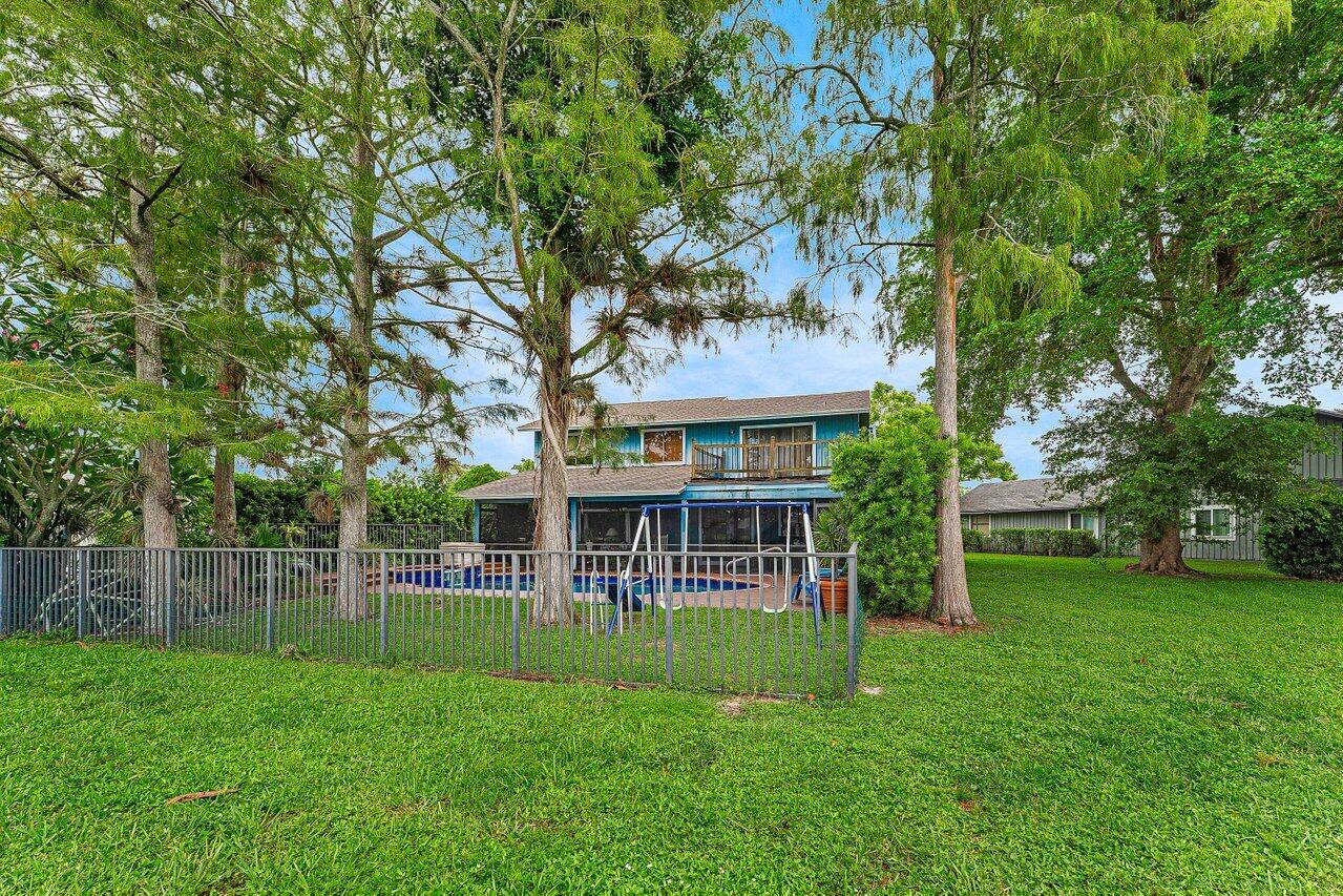 1726 TREEHAVEN Court