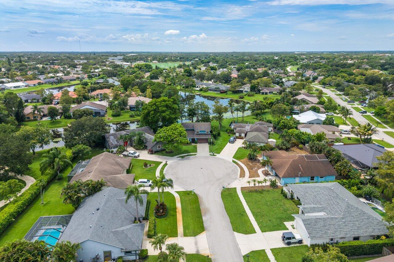 1726 TREEHAVEN Court