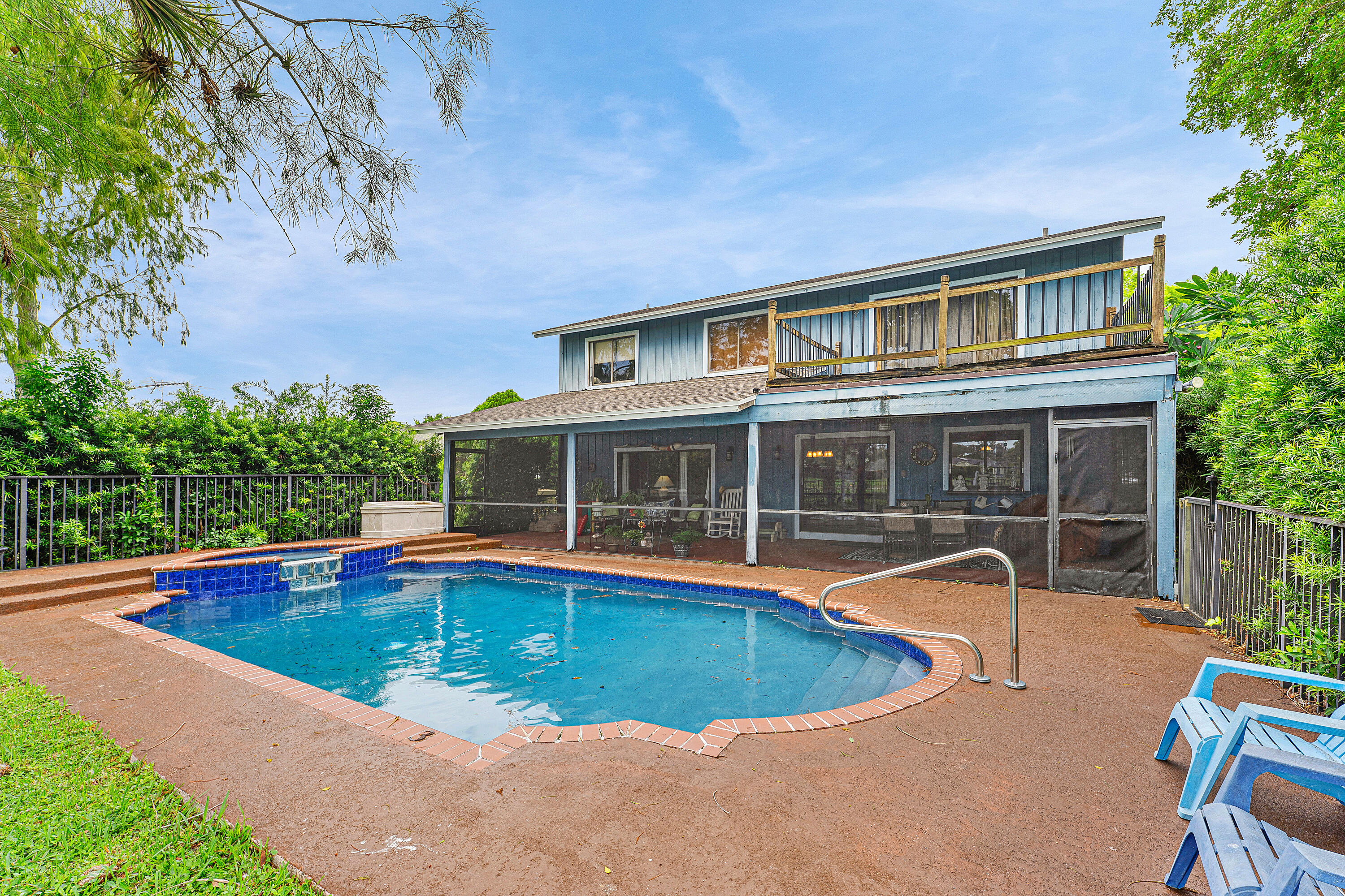 1726 TREEHAVEN Court