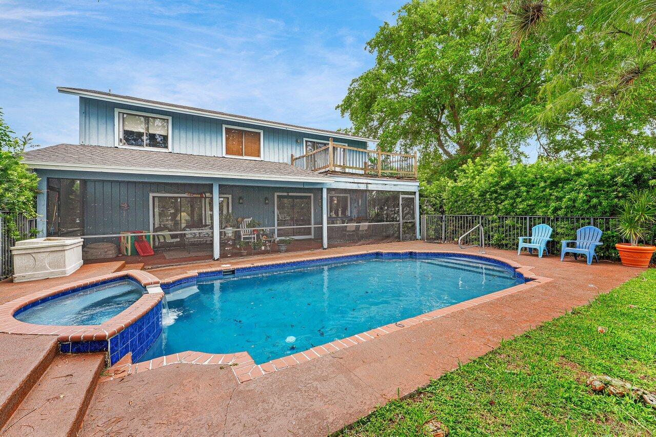 1726 TREEHAVEN Court