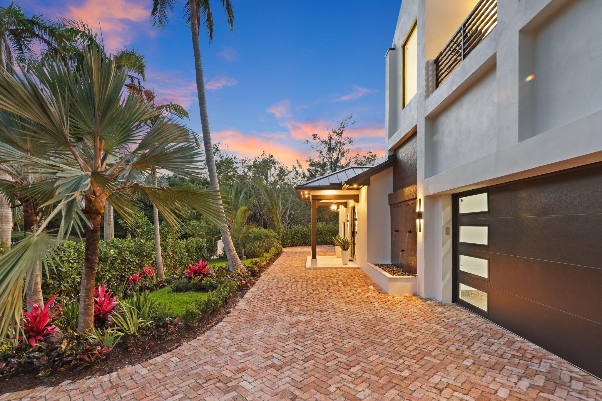 23 COCONUT Lane