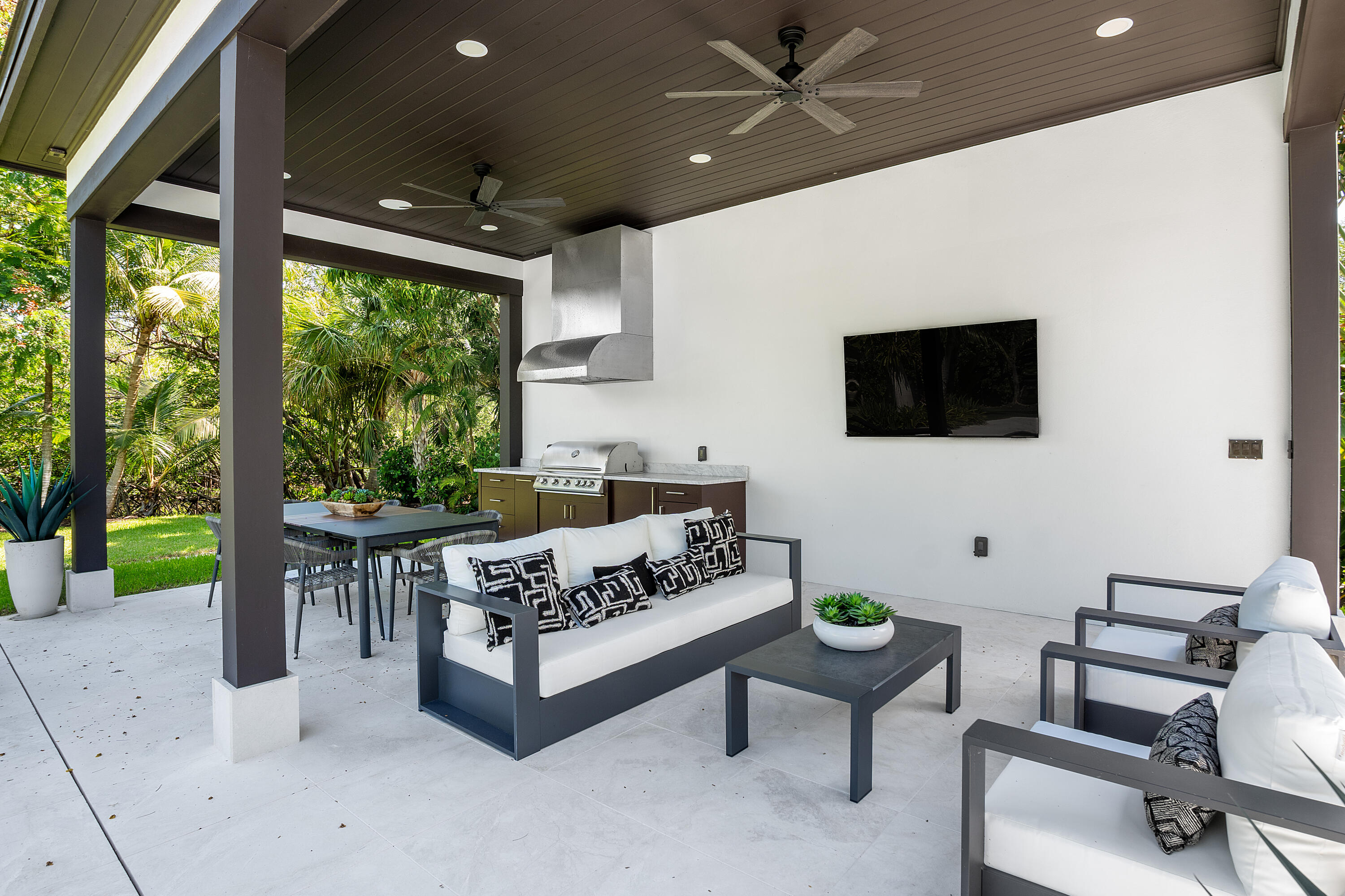 23 COCONUT Lane