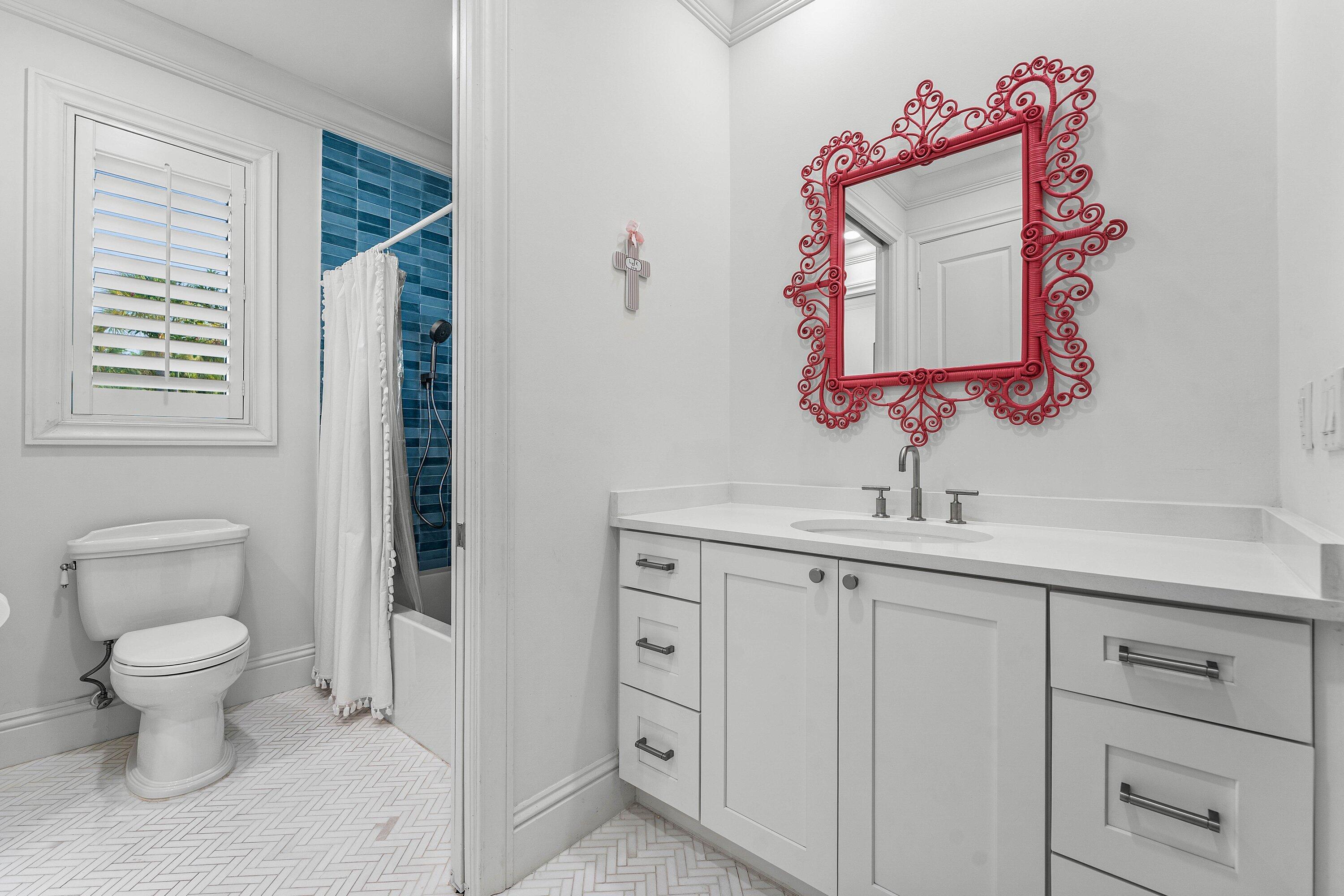 1022 WALNUT Terrace