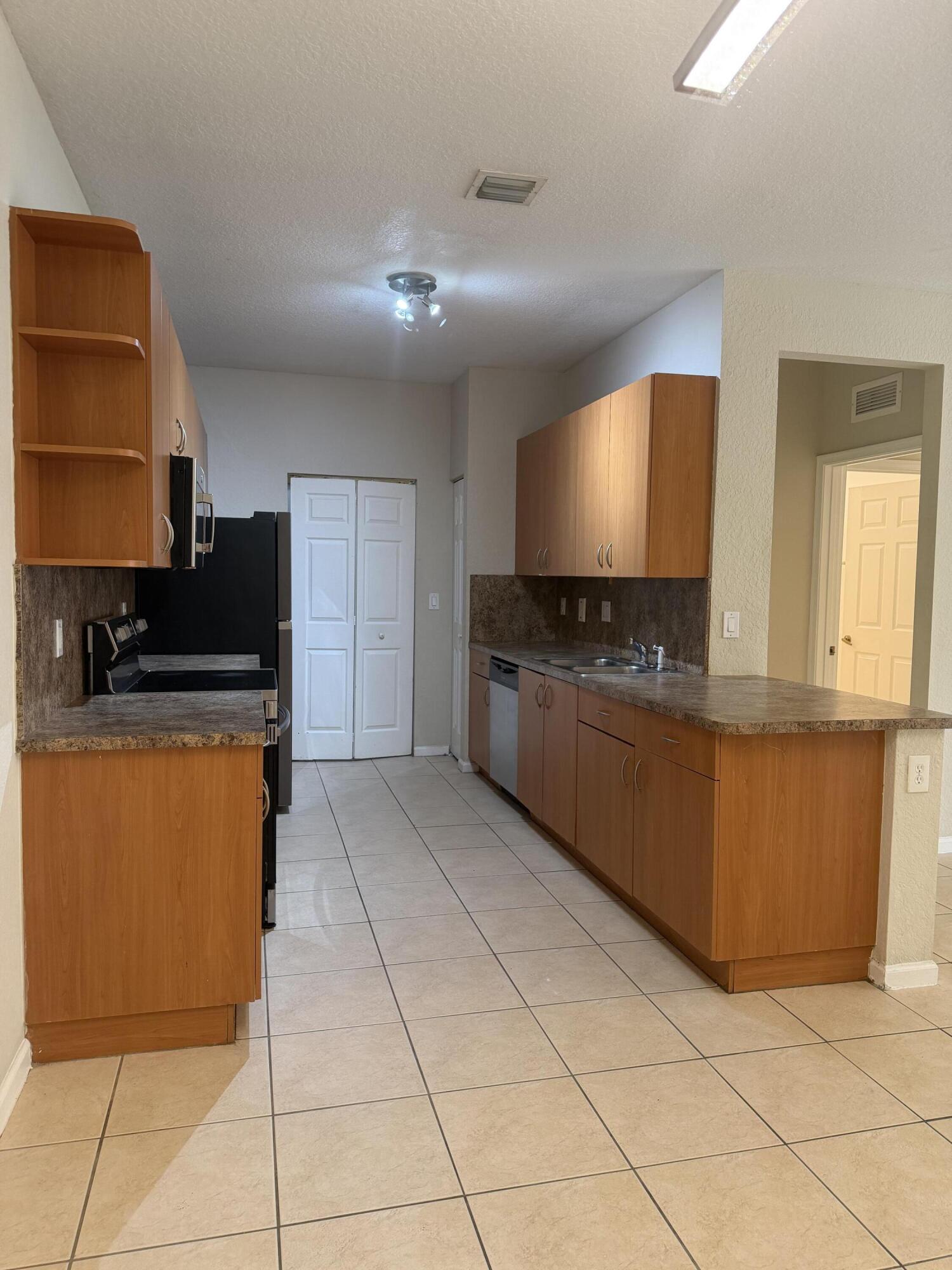 3553 Forest Hill Boulevard 45