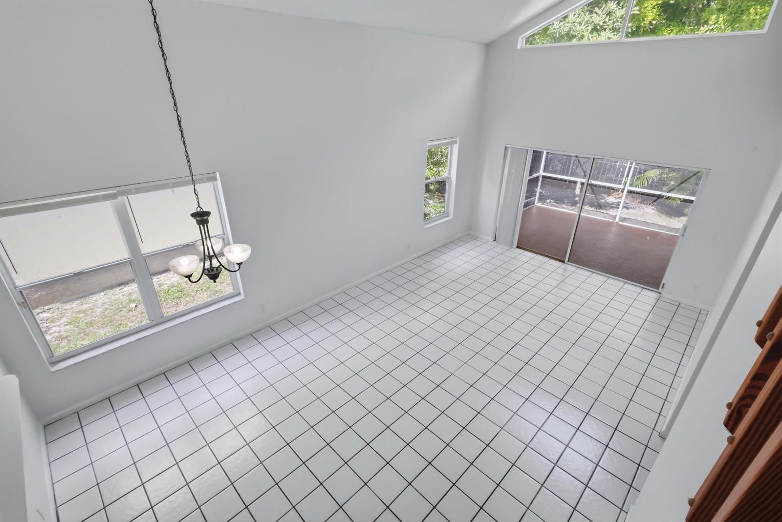 9516 NW 8TH Circle