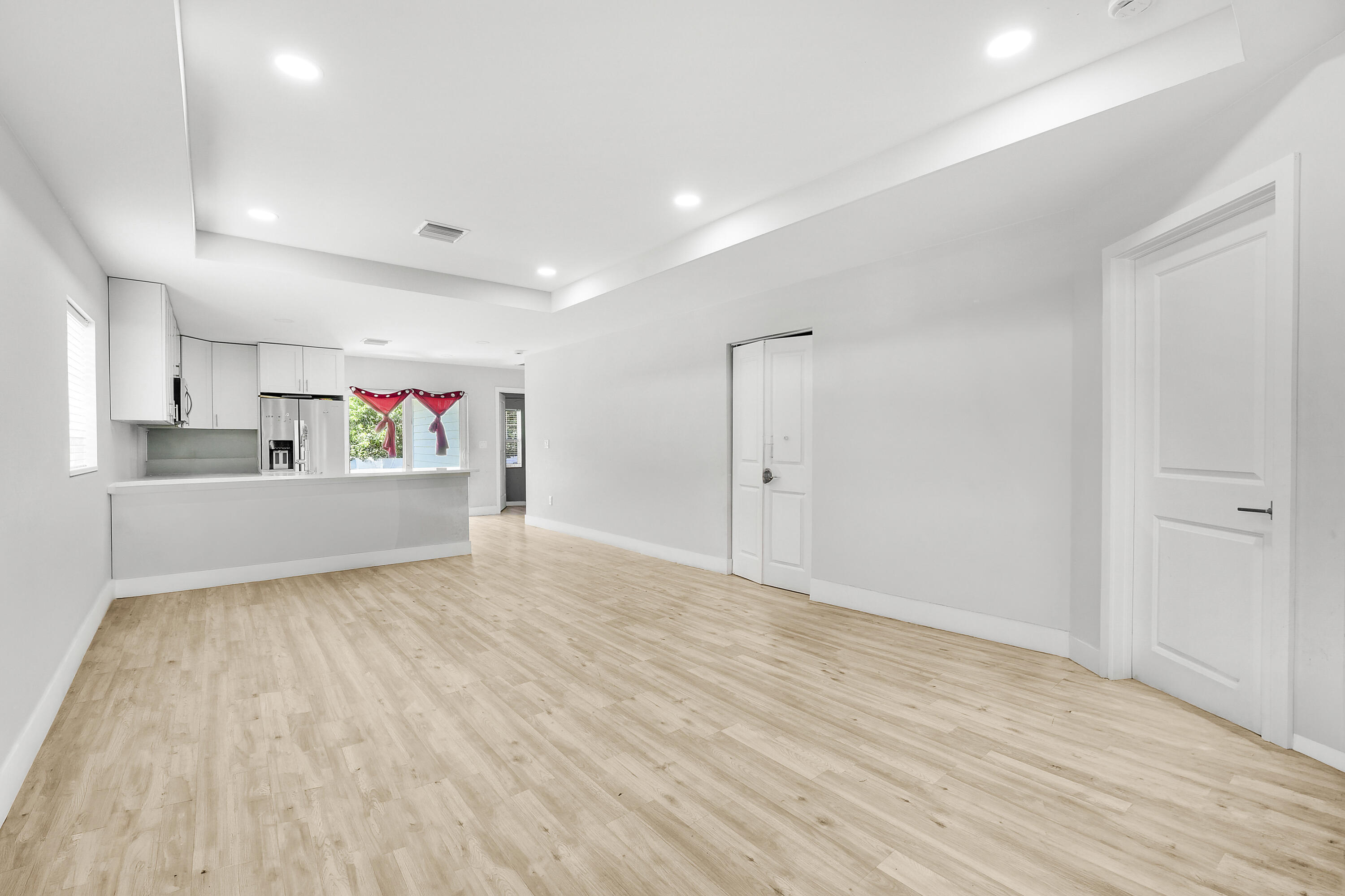 945 32ND Street