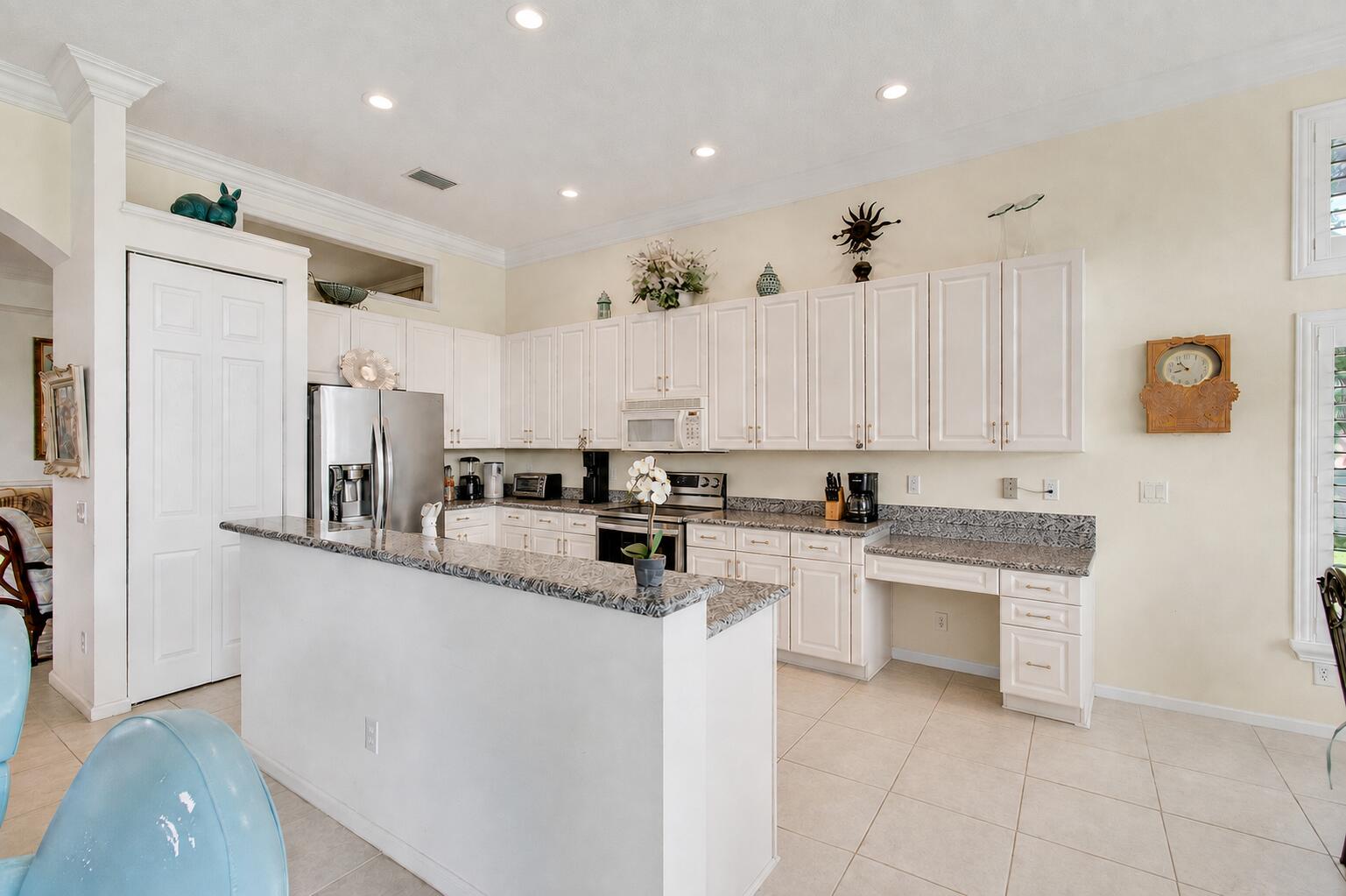 7315 Twin Falls Drive
