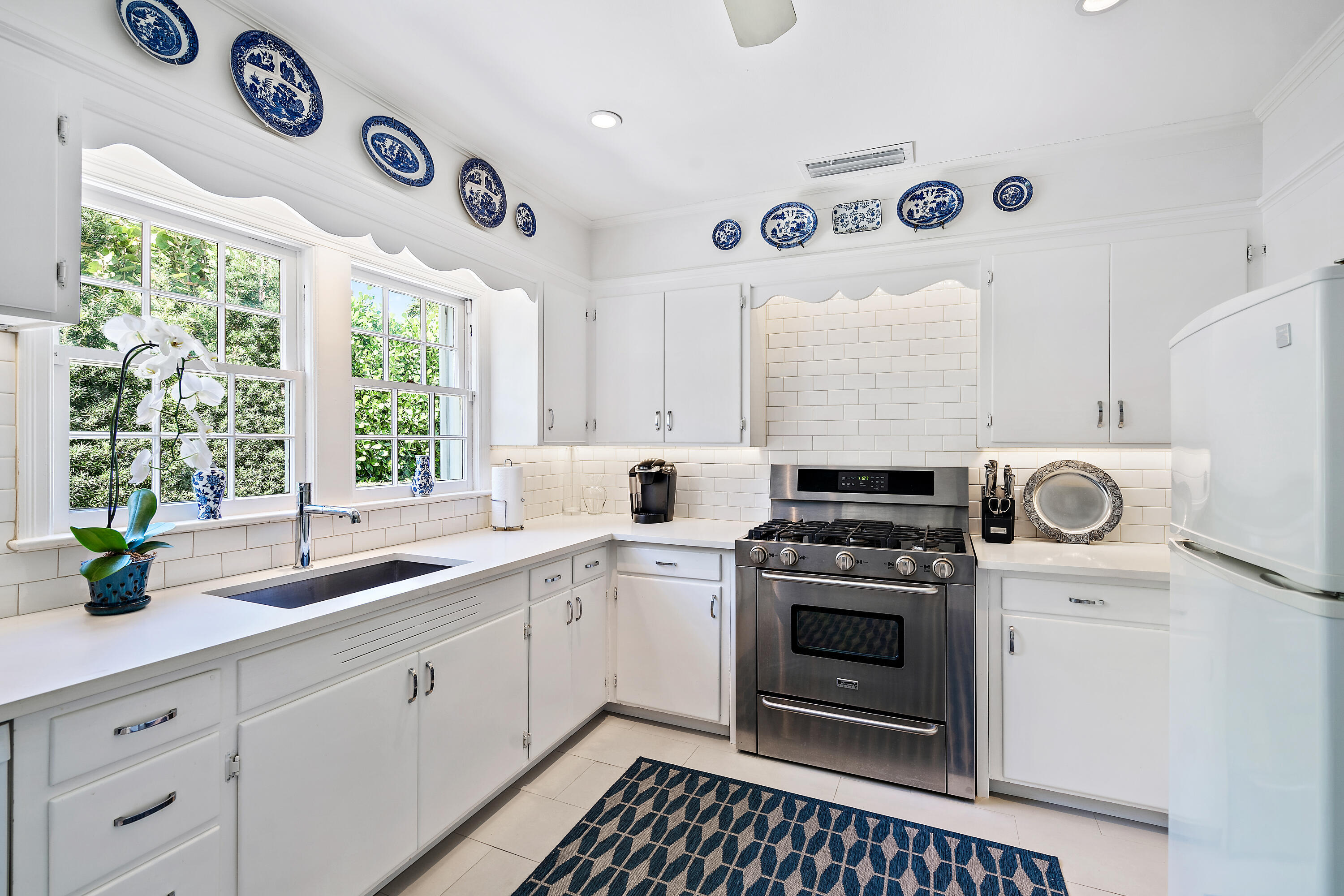 230 Colonial Lane