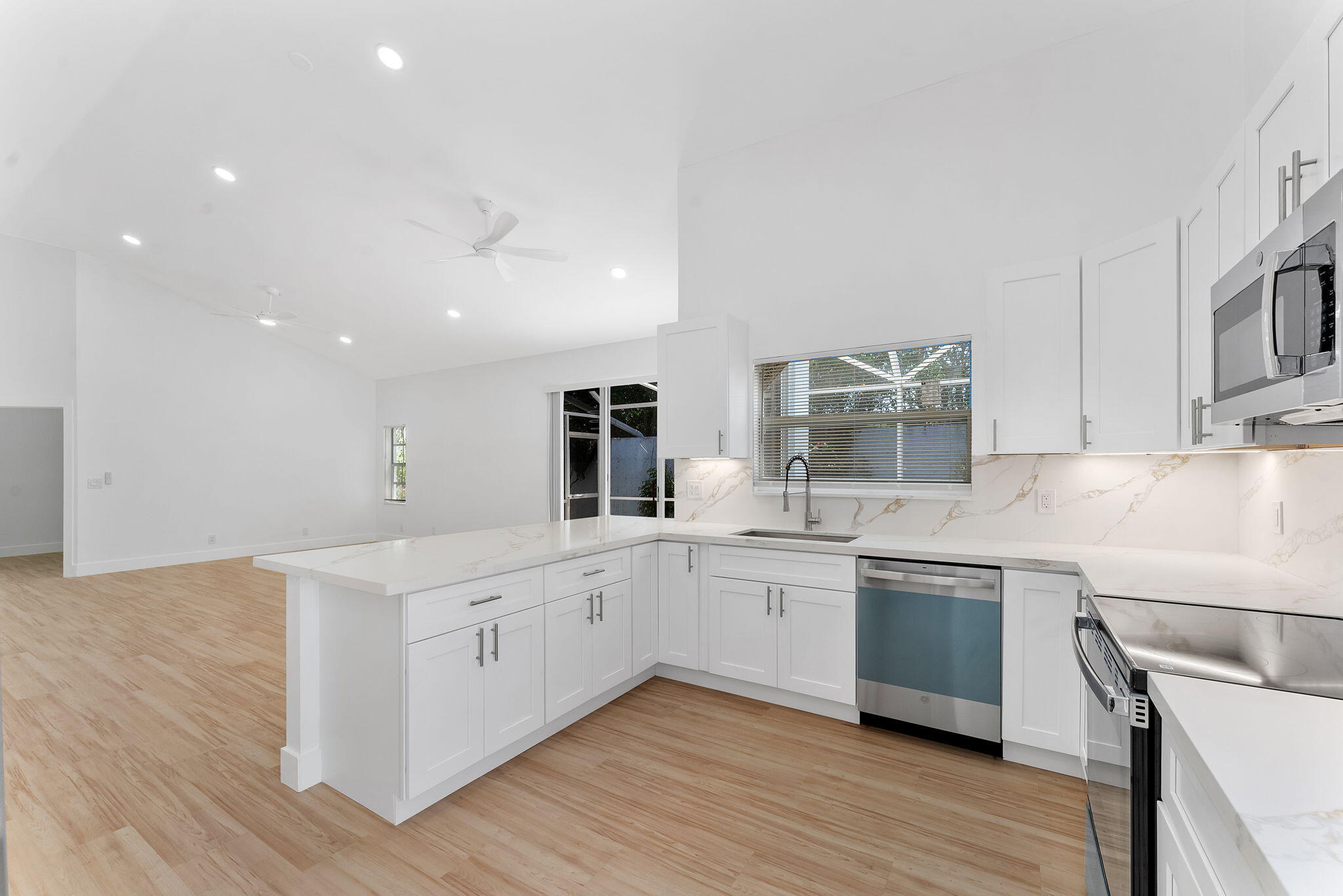 897 Dickens Place