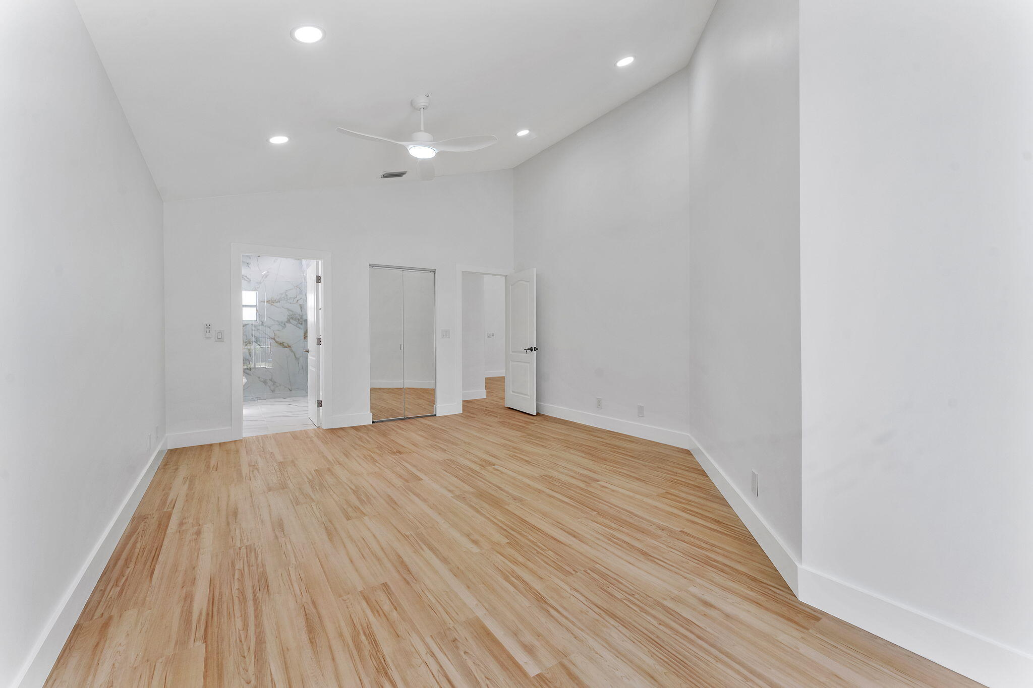 897 Dickens Place