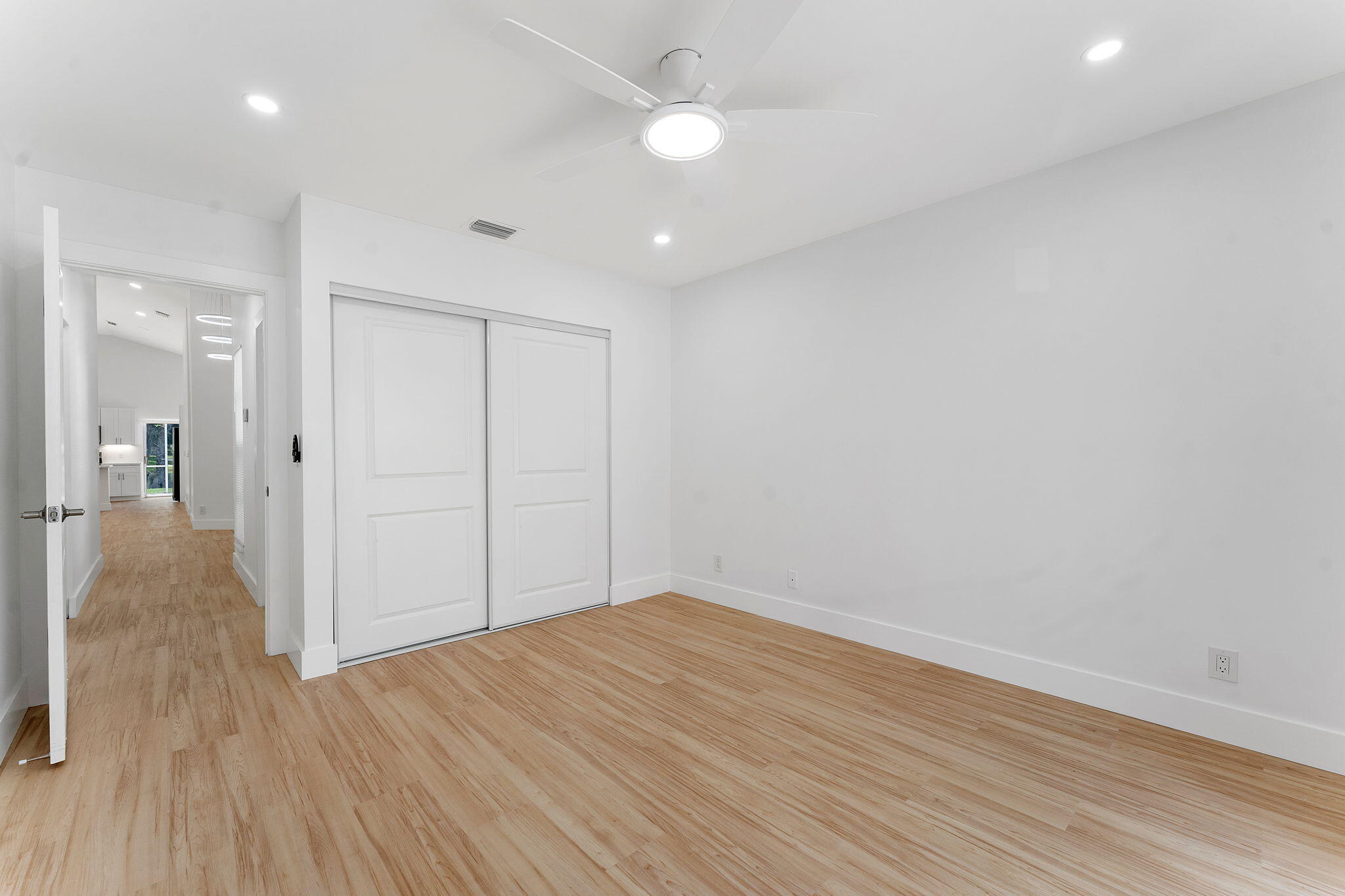 897 Dickens Place