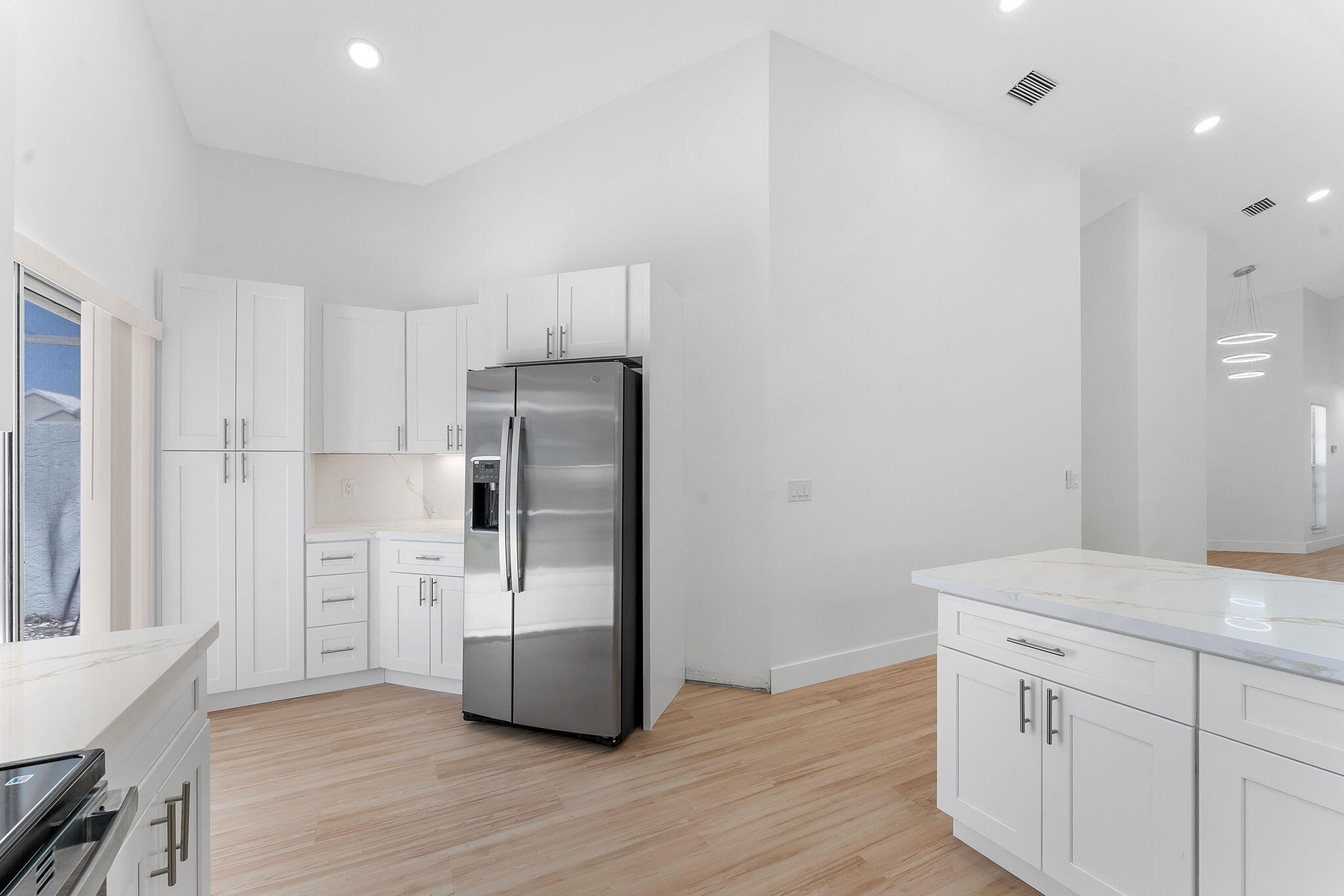897 Dickens Place