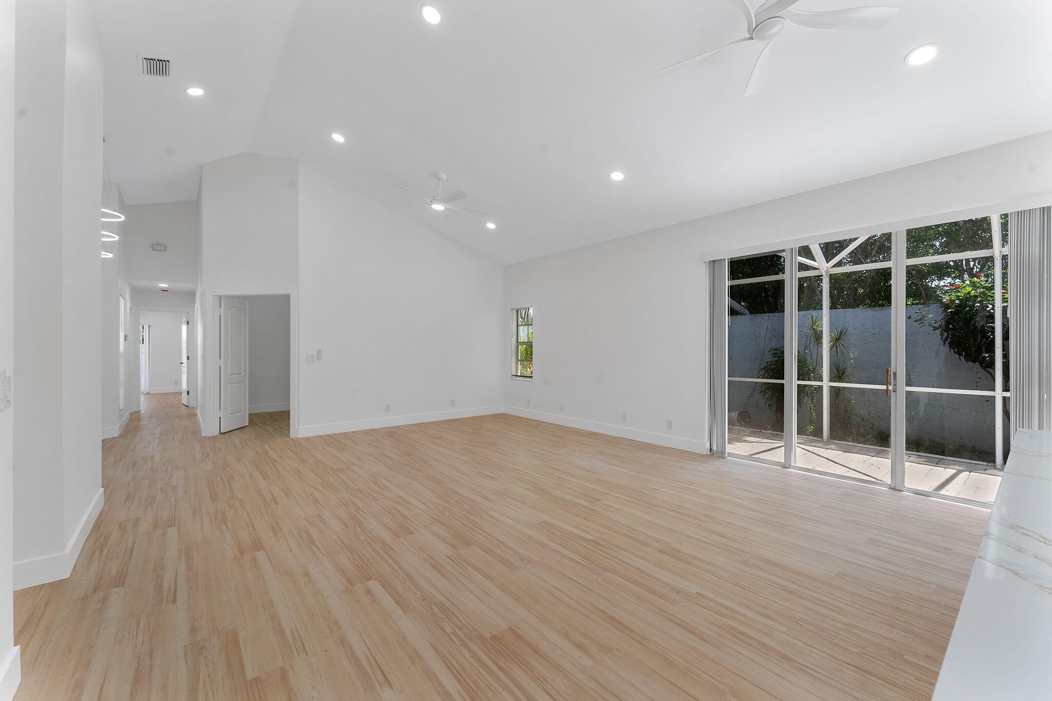 897 Dickens Place