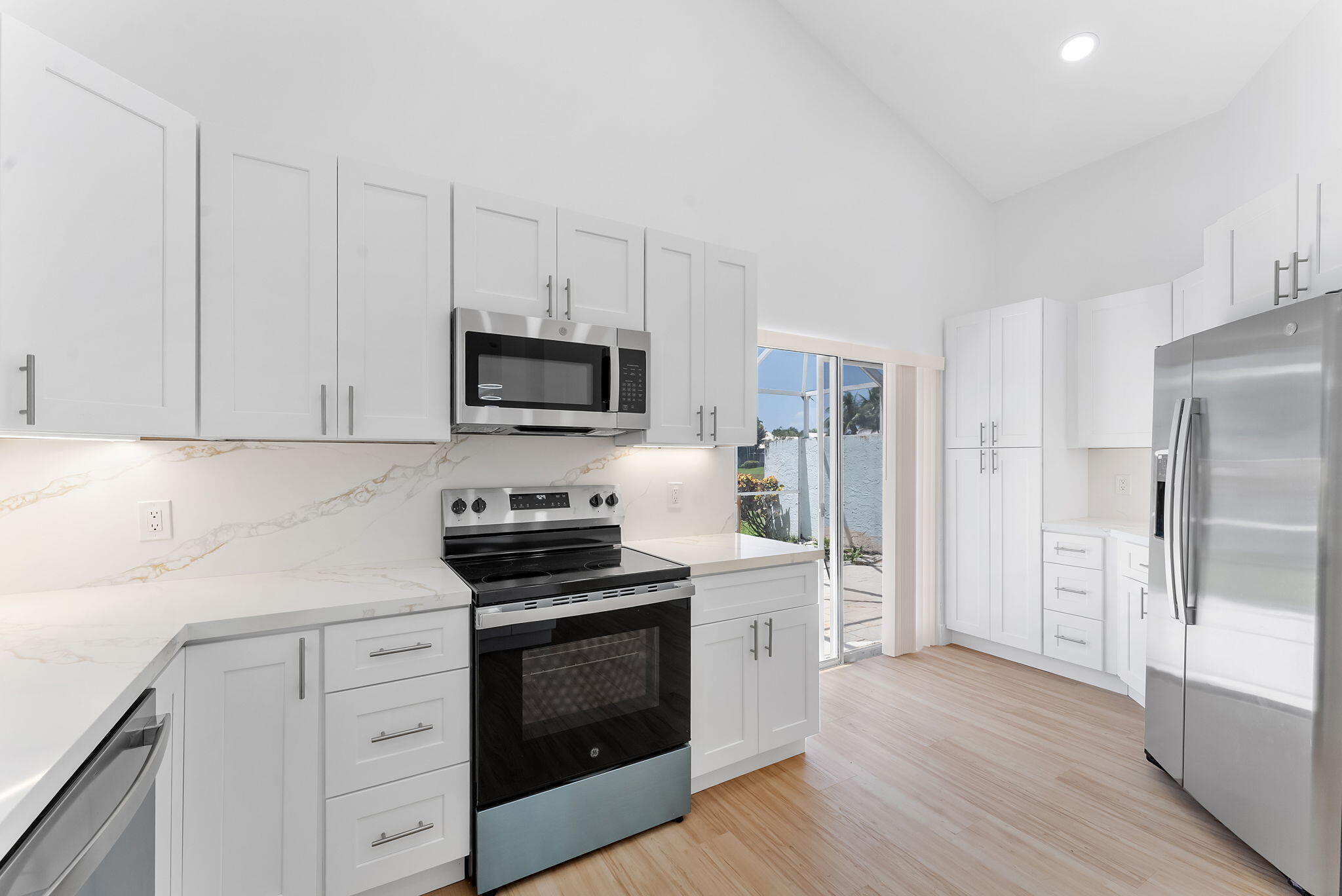 897 Dickens Place
