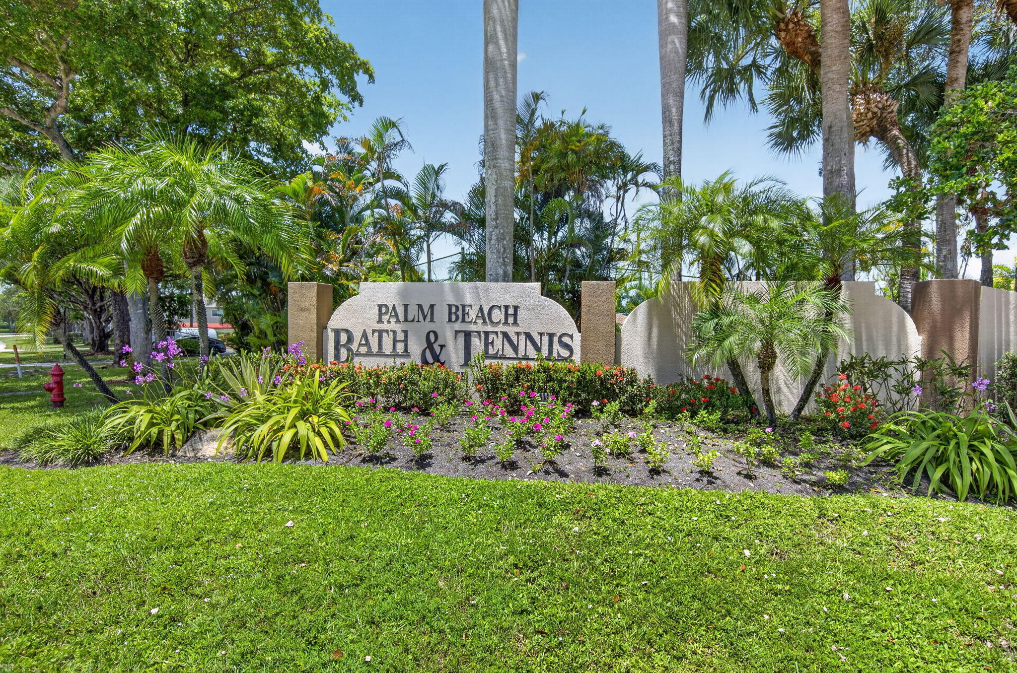 13275 ROYALE SABAL Court
