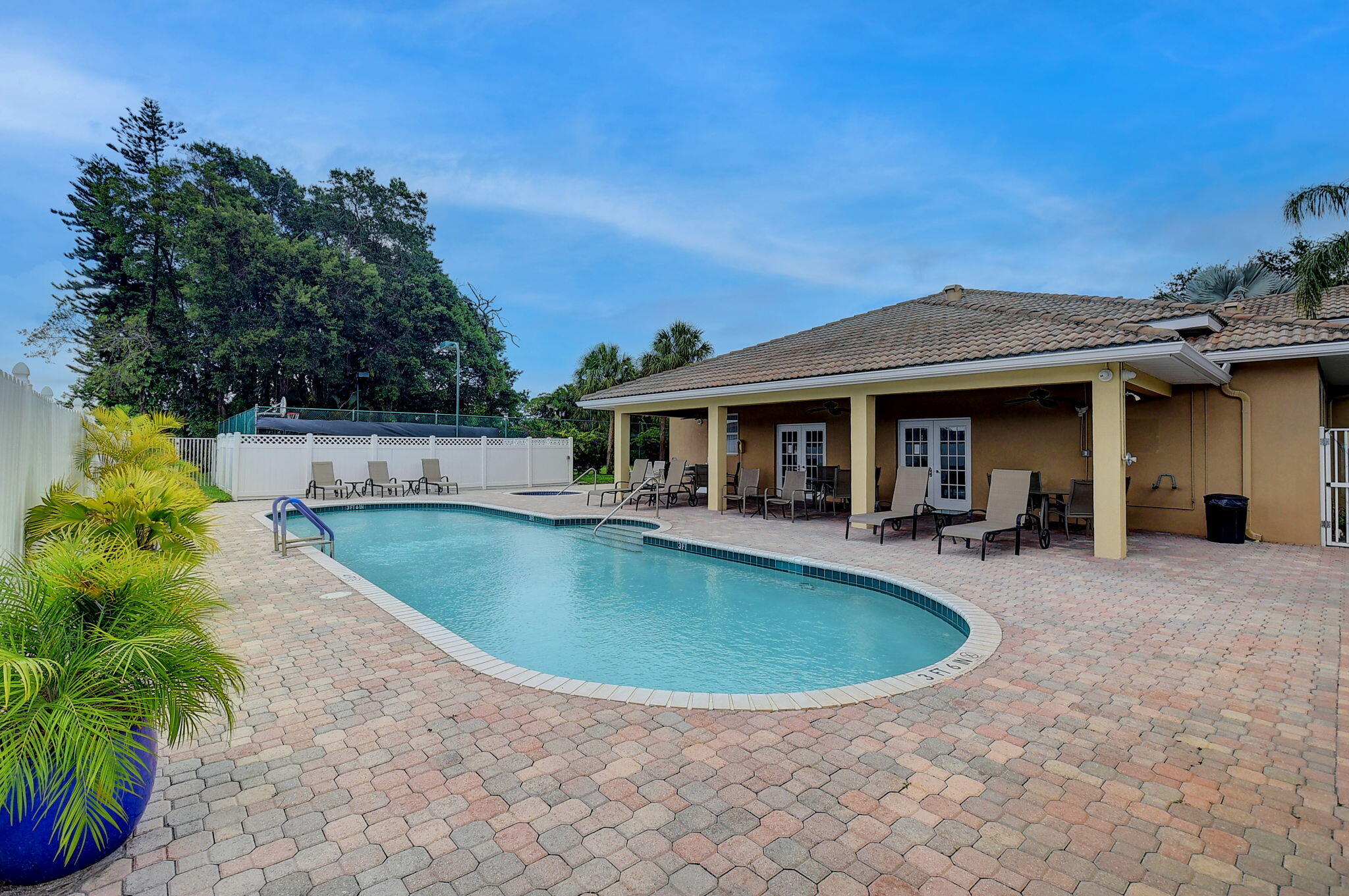 13275 ROYALE SABAL Court