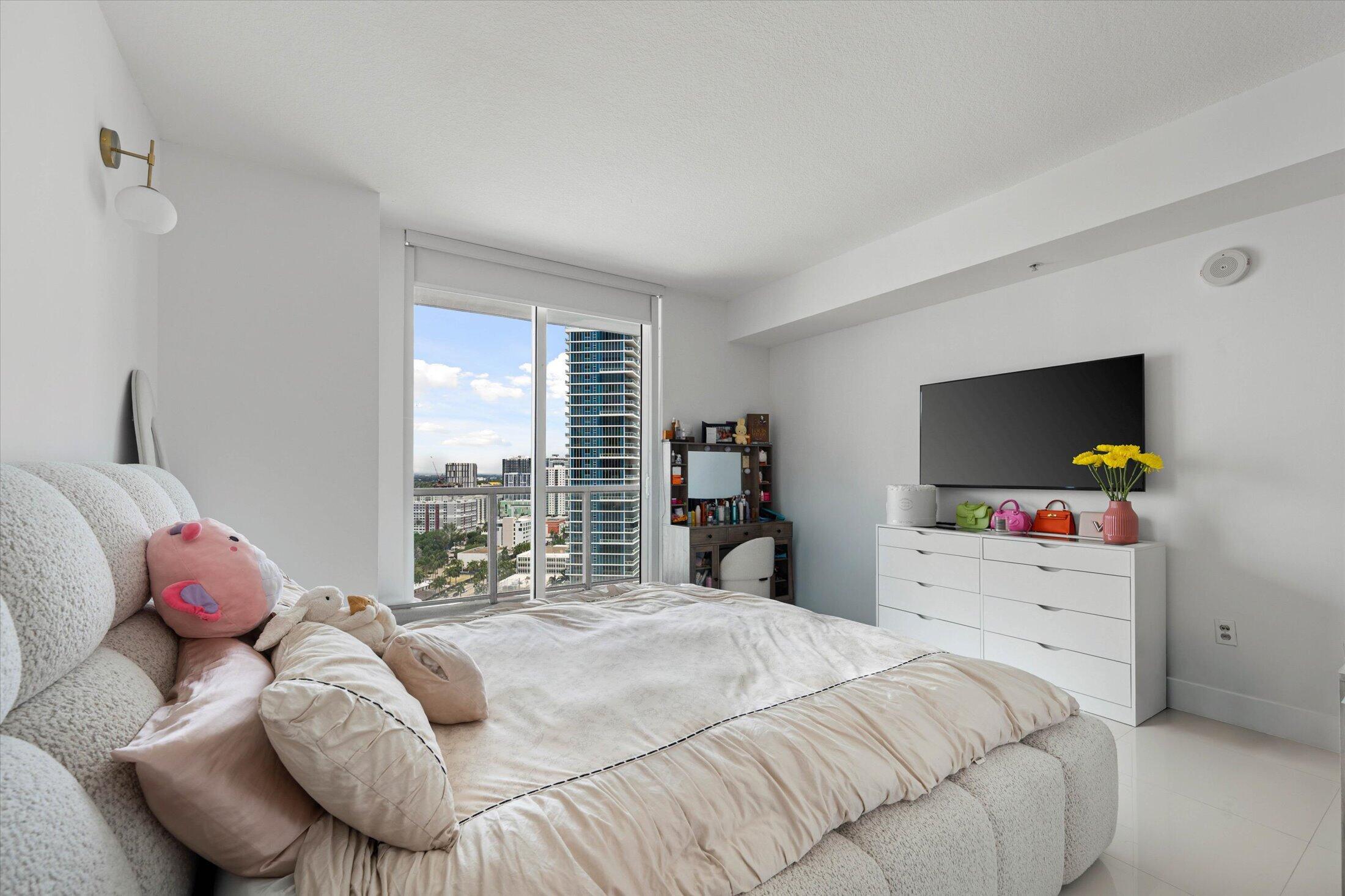 1900 N Bayshore Drive 2312