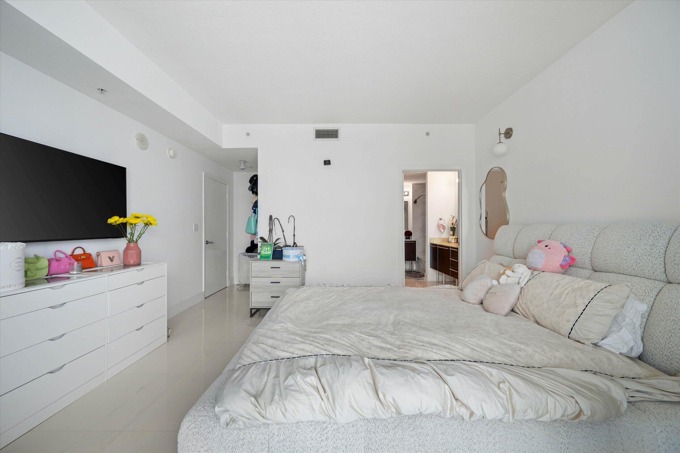 1900 N Bayshore Drive 2312