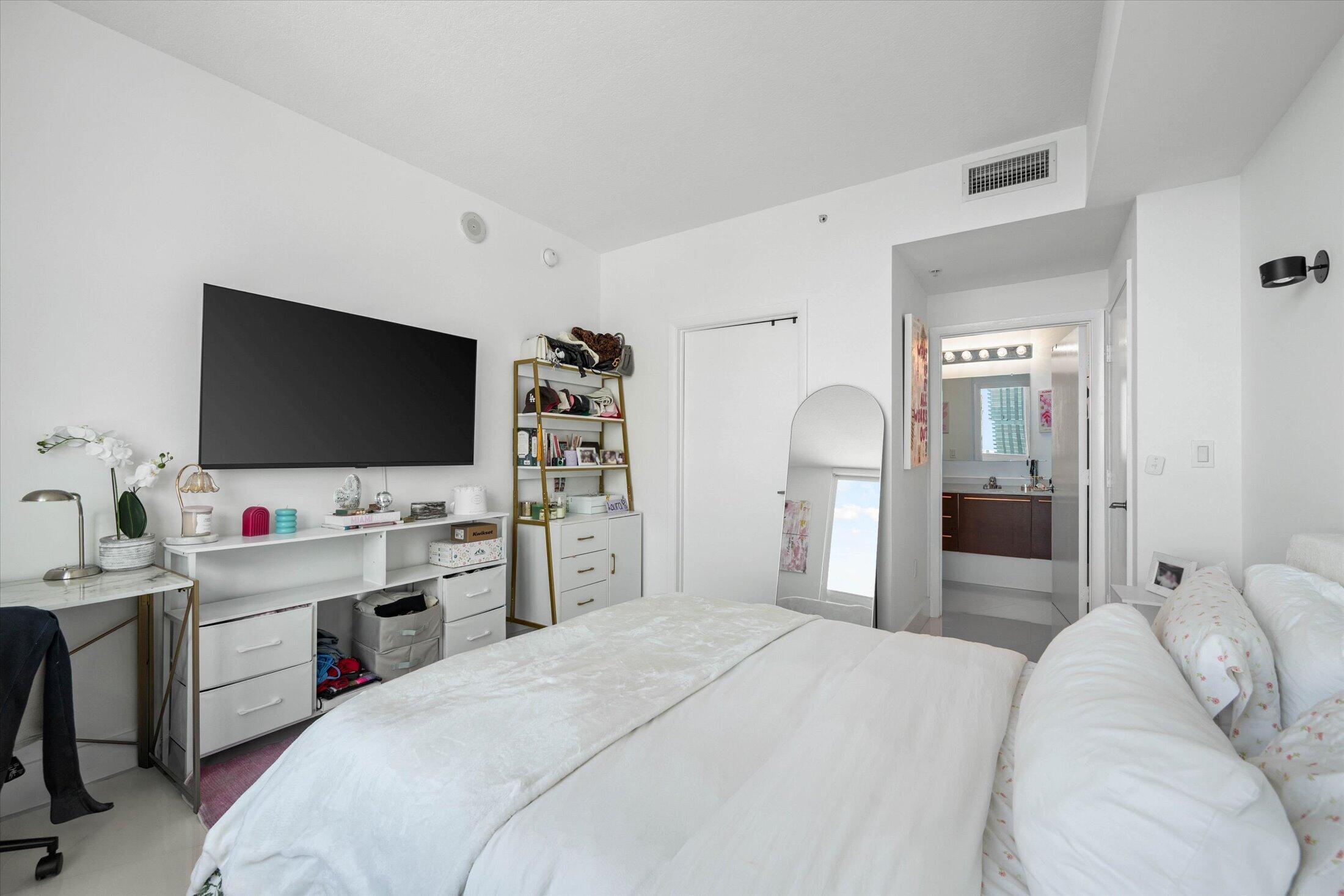 1900 N Bayshore Drive 2312
