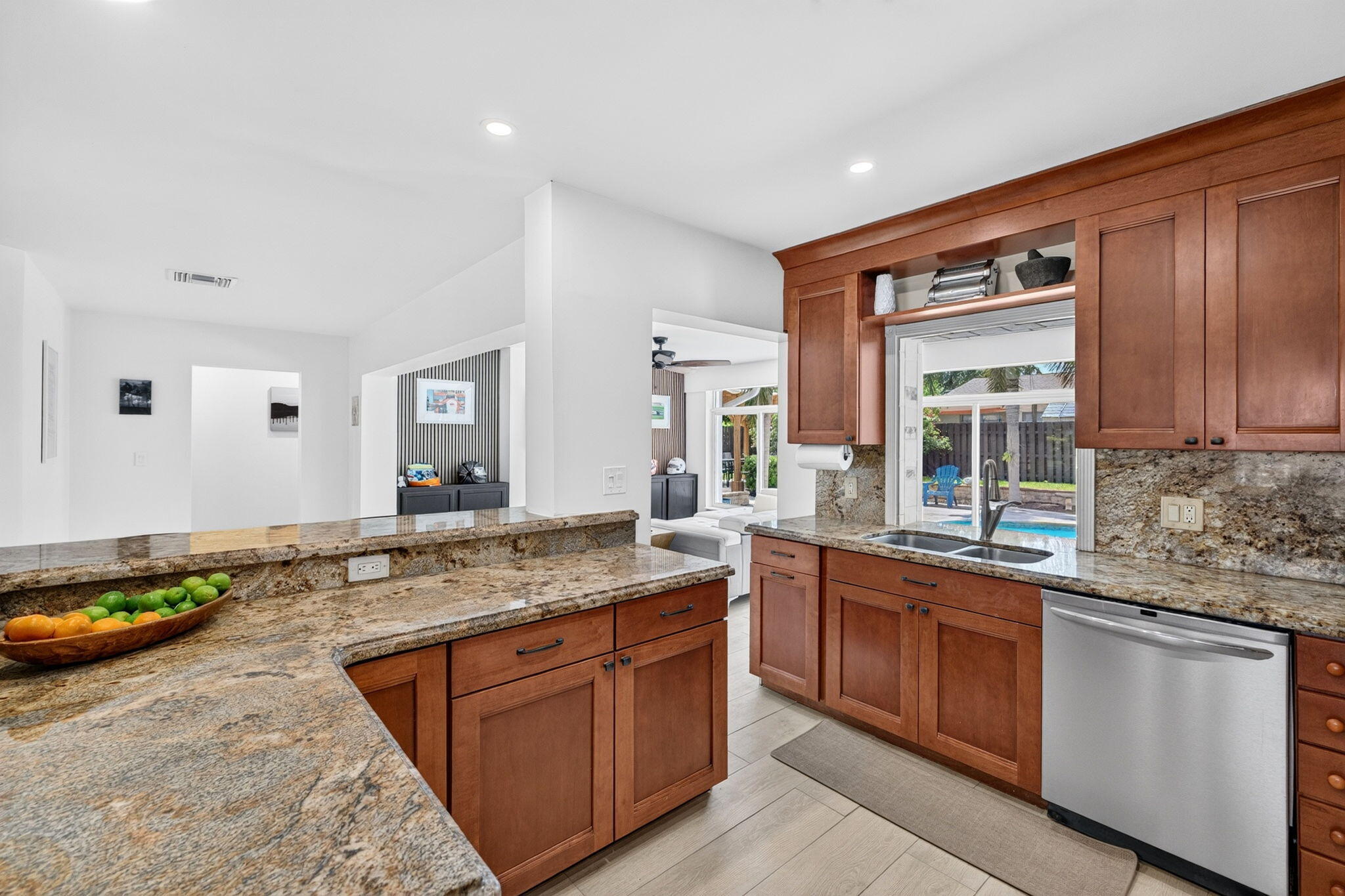 520 SE 14TH Street