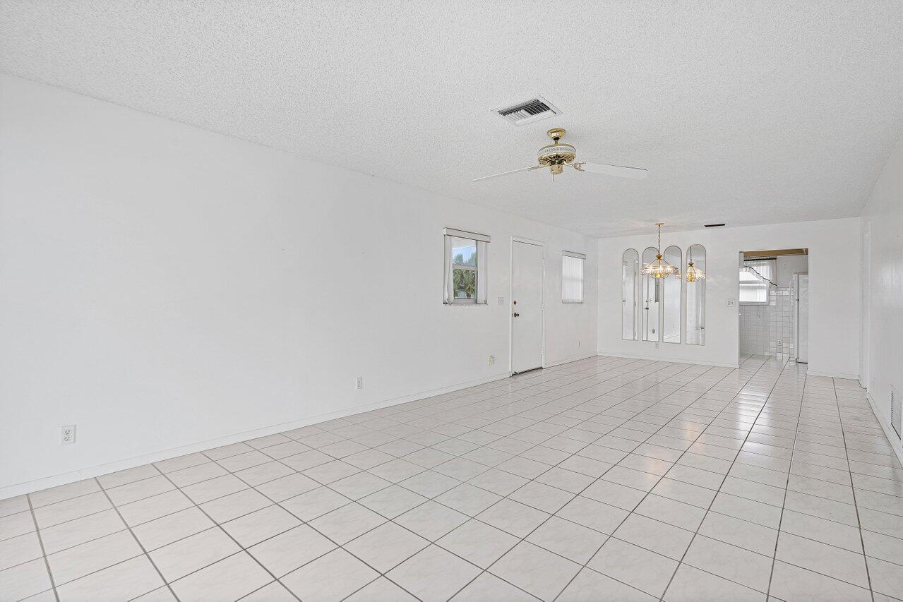 121 MOCKINGBIRD Lane