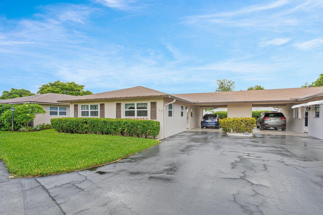 121 MOCKINGBIRD Lane