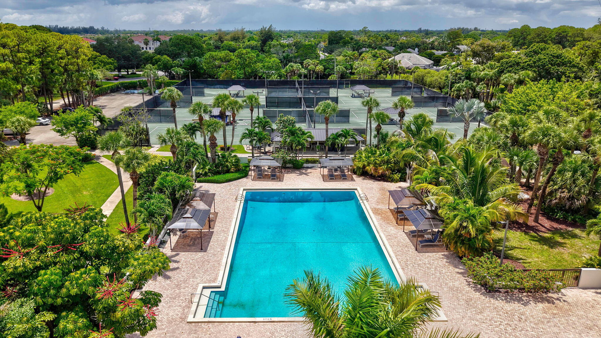 944 Dickens Place