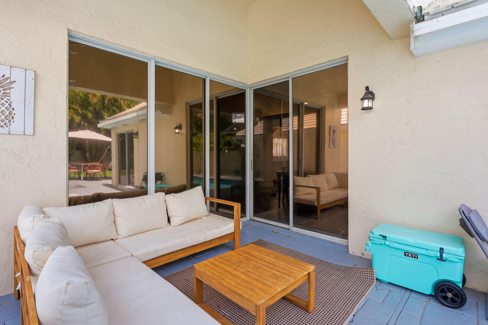944 Dickens Place