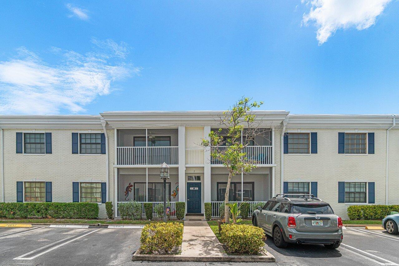 120 CYPRESS CLUB Drive 231