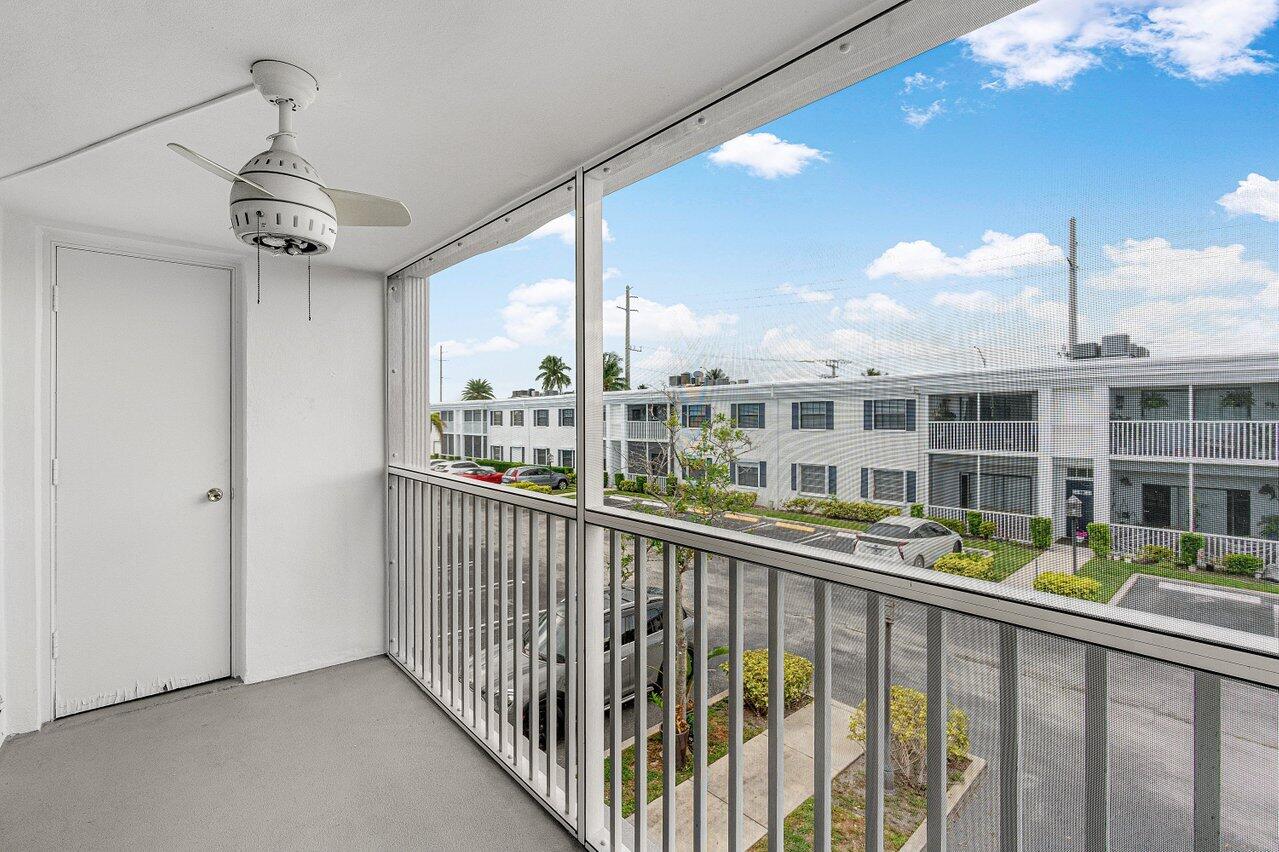 120 CYPRESS CLUB Drive 231