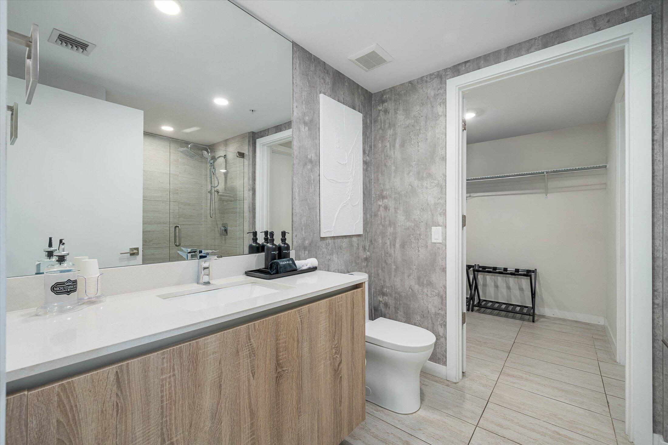 3900 Biscayne Boulevard S-910