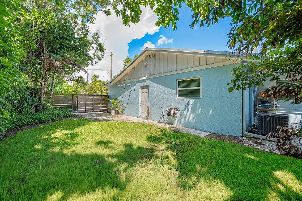 612 NW 7th Court