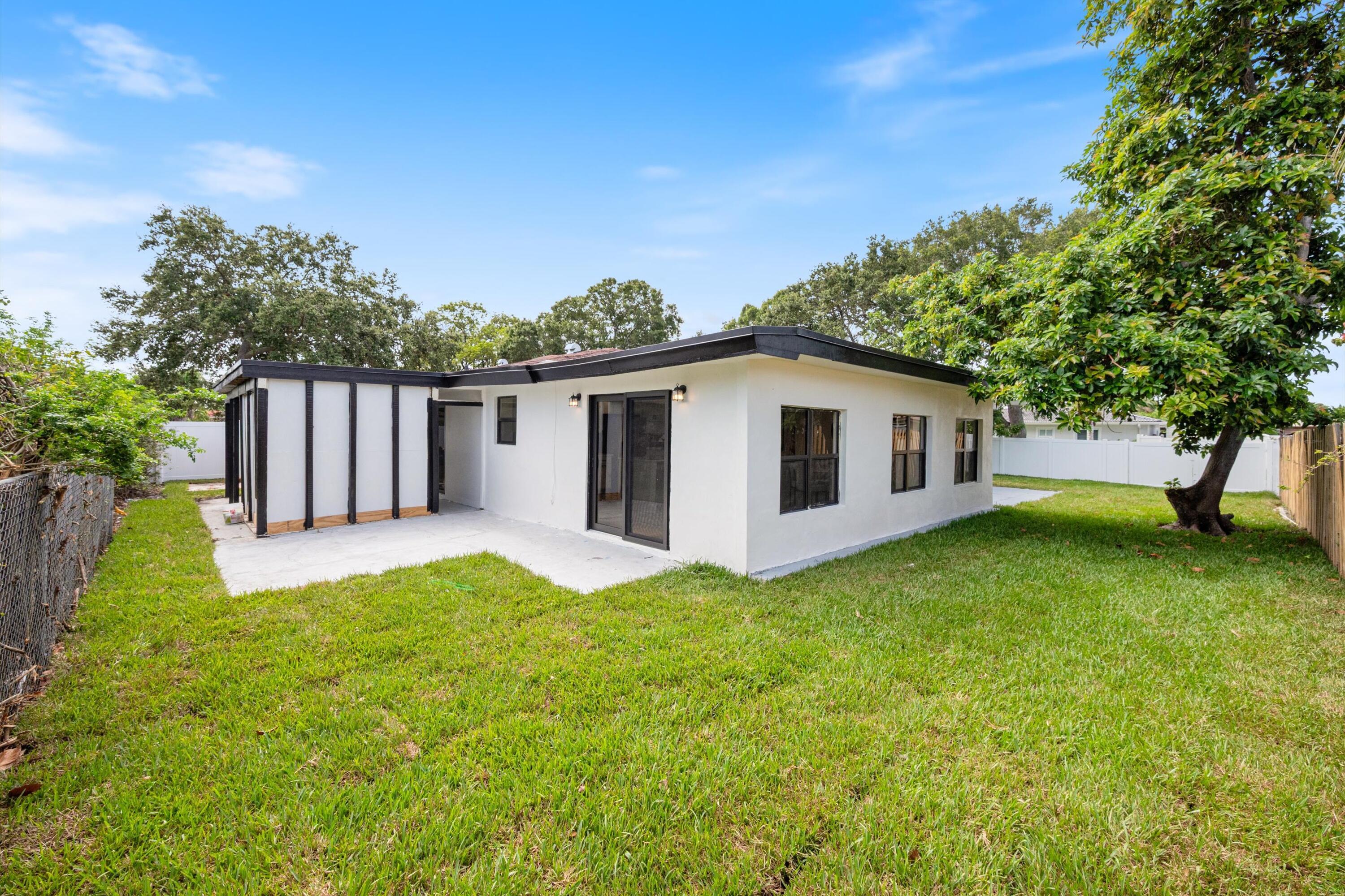 8201 NW 67TH Avenue