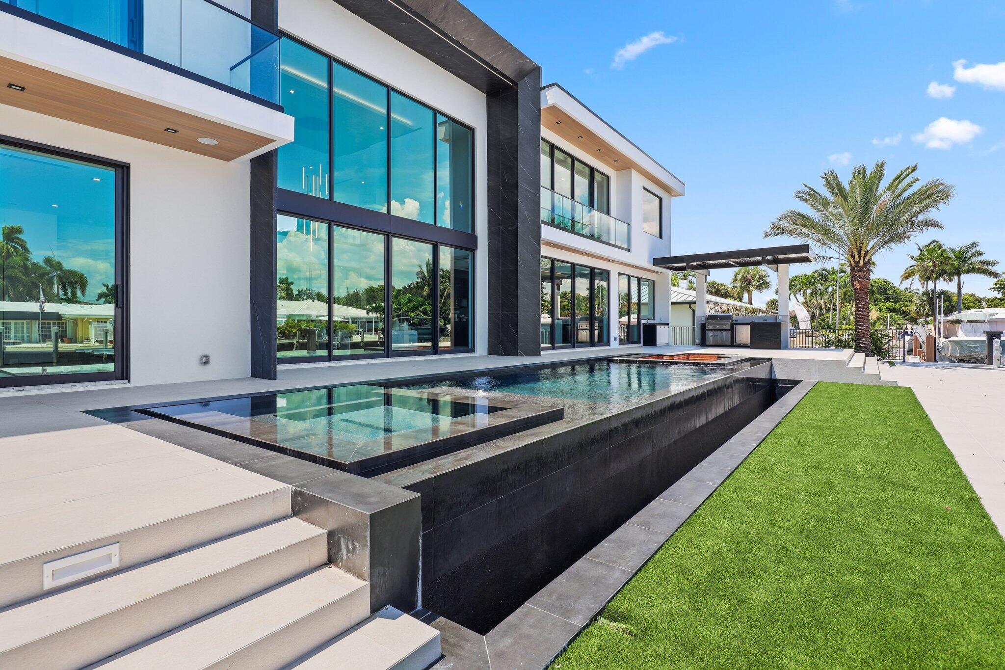 2825 NE 27TH Street